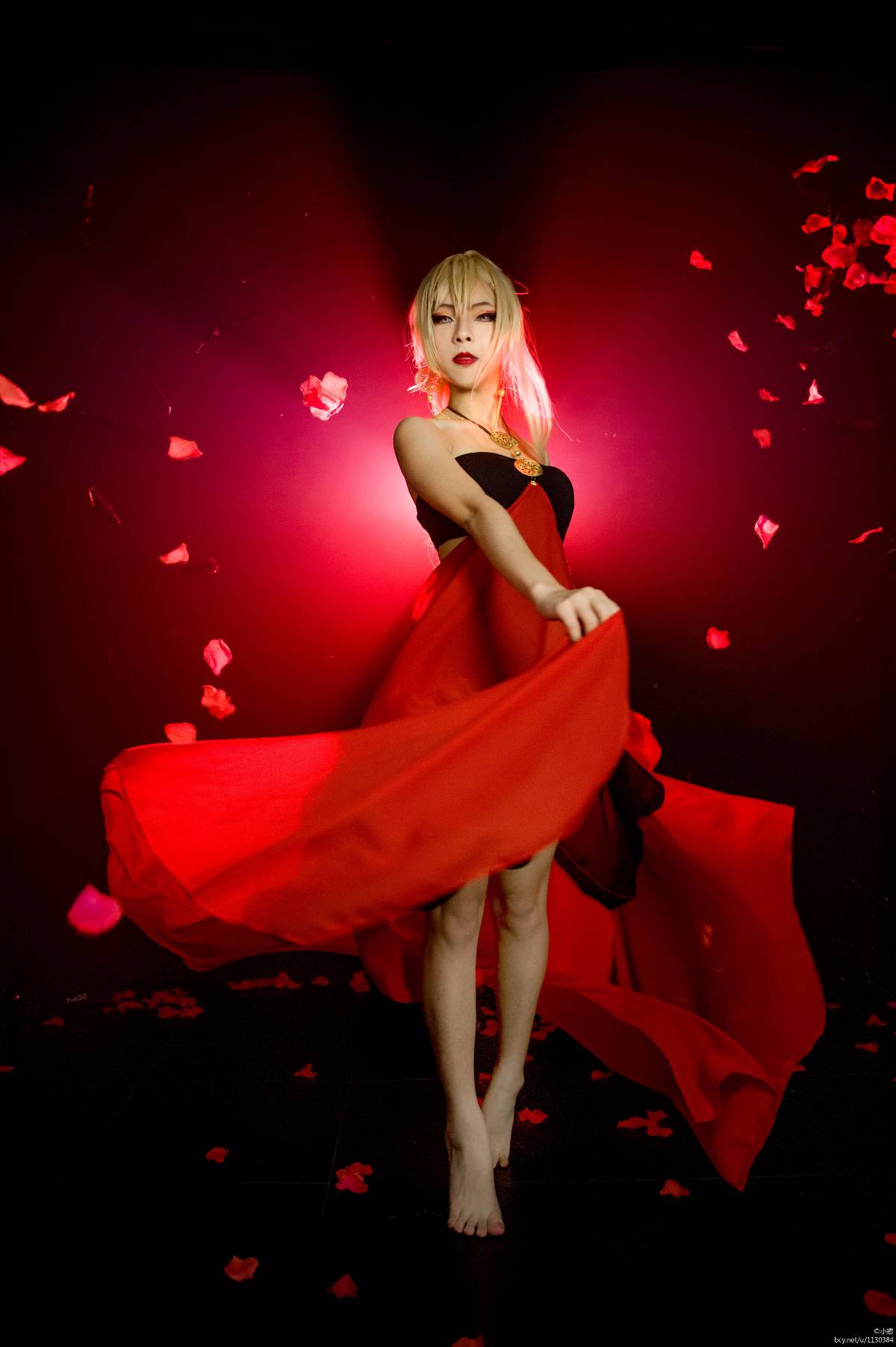 "Ngôi sao vạn hoa" Layla's Salome Layla Hamilton C O S P L A Y