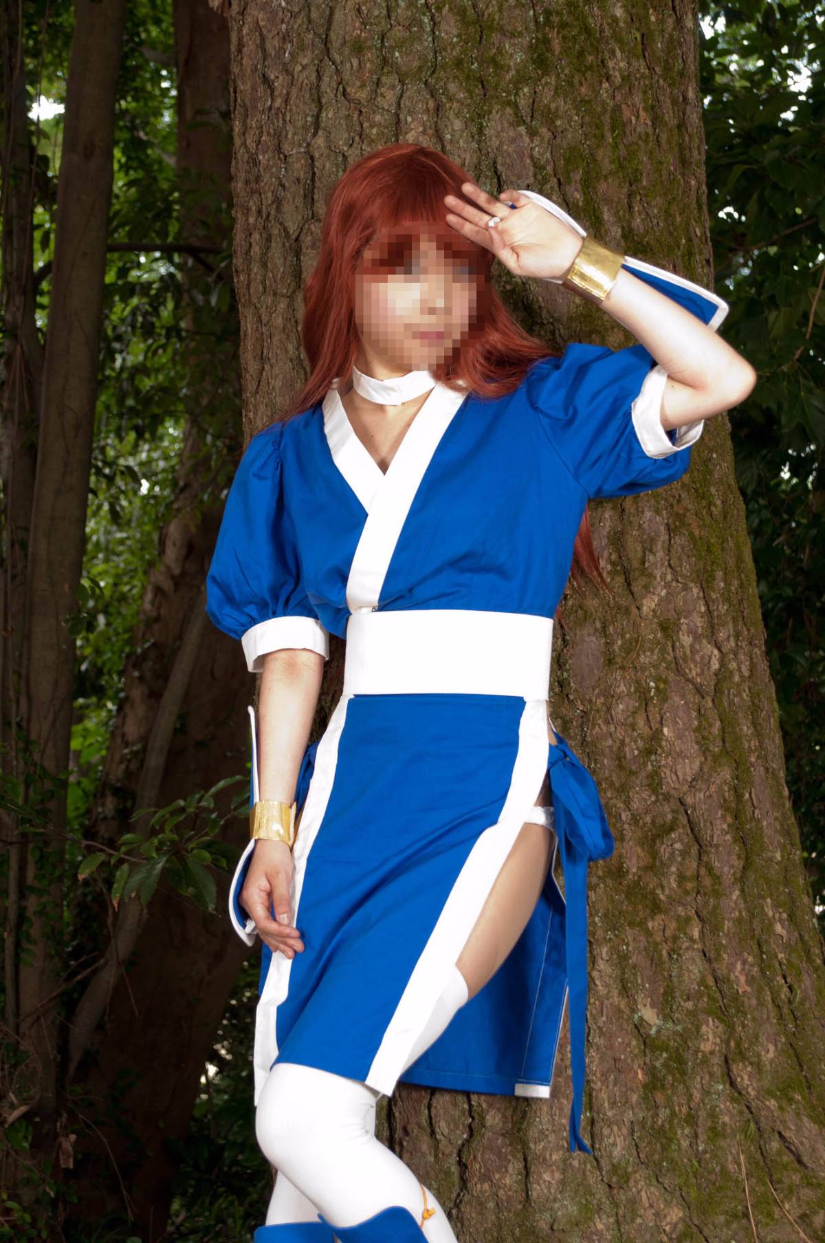 [Chết hoặc sống] màu xanh ...