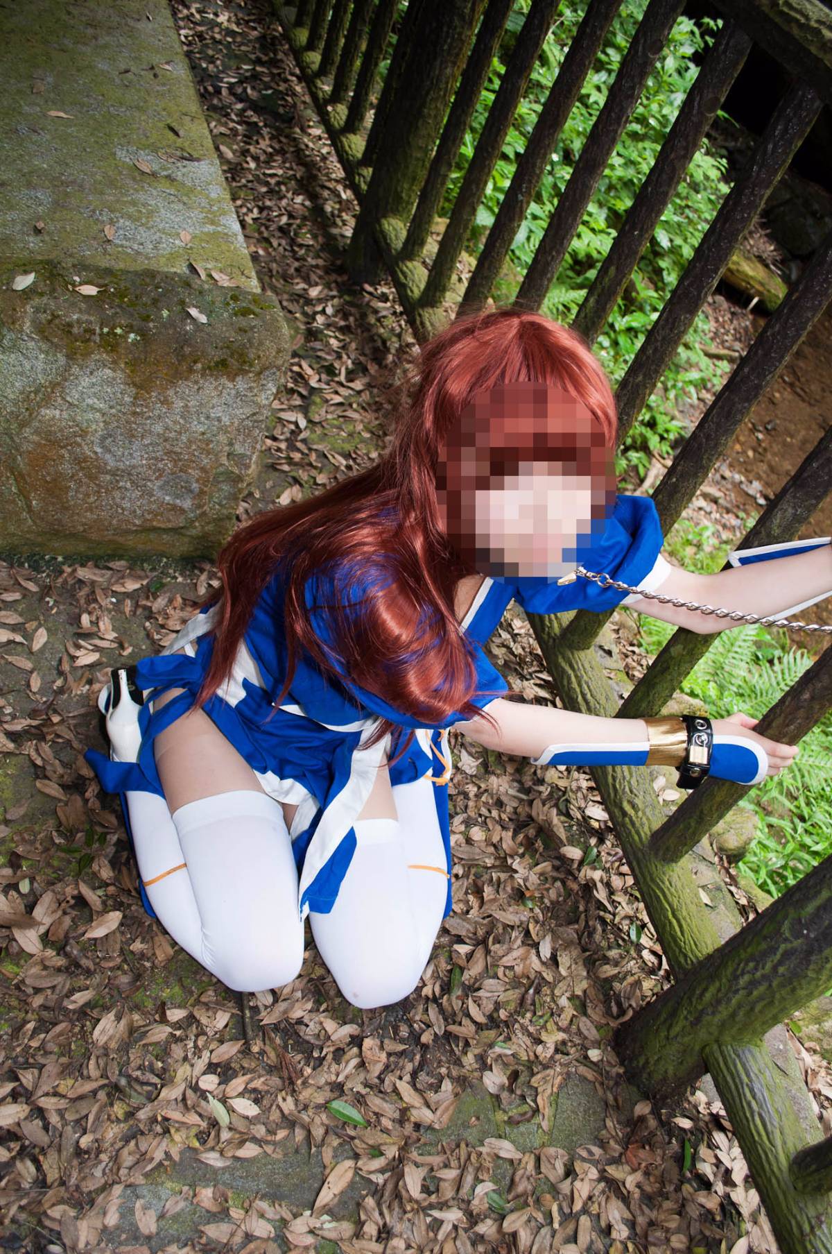 [Chết hoặc sống] màu xanh ...