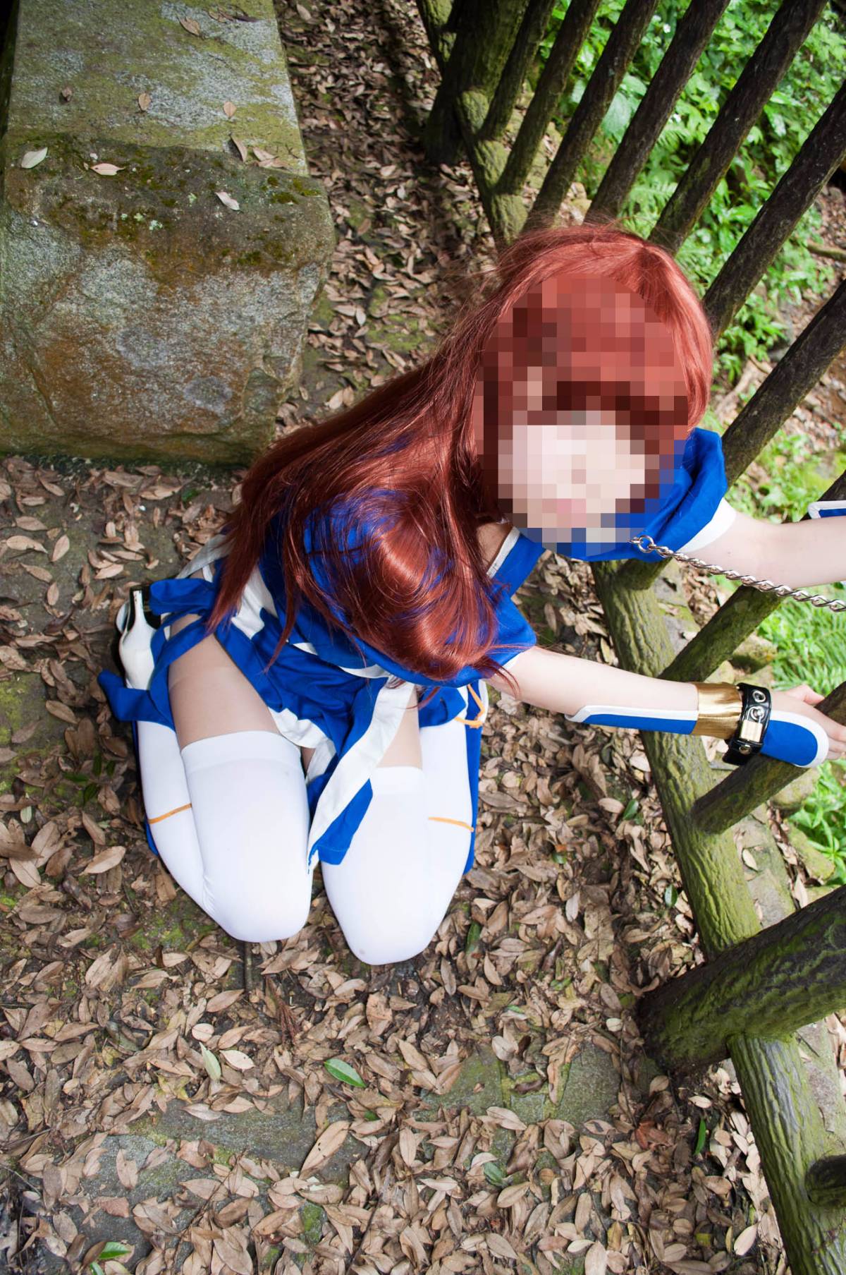 [Chết hoặc sống] màu xanh ...