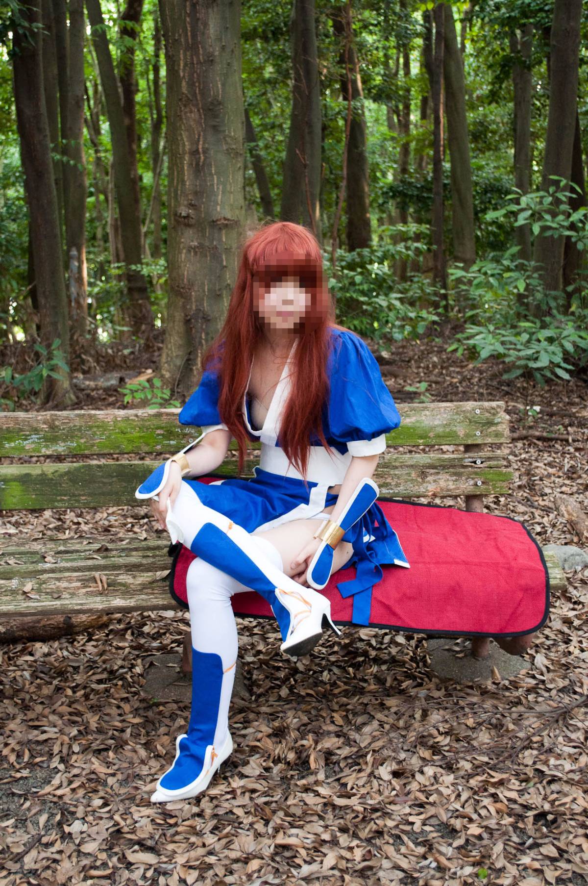 [Chết hoặc sống] màu xanh ...