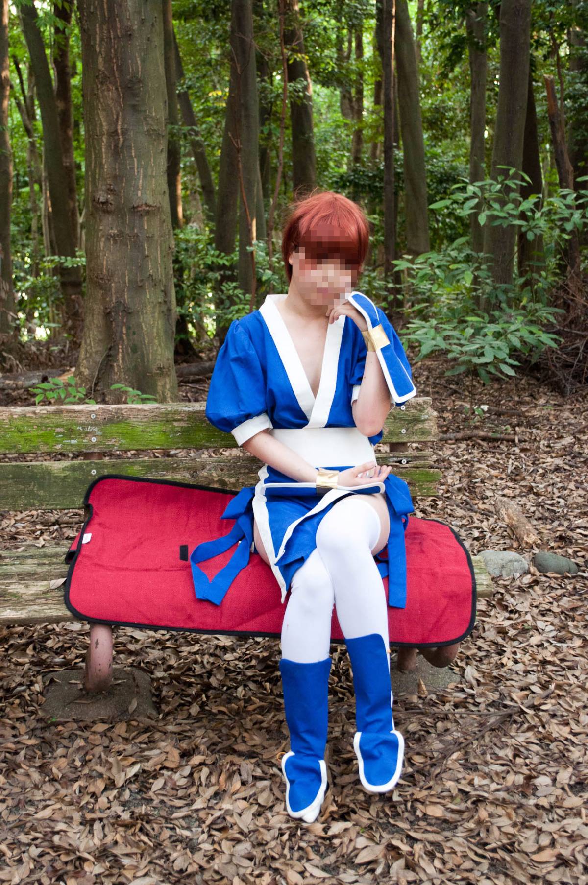 [Chết hoặc sống] màu xanh ...