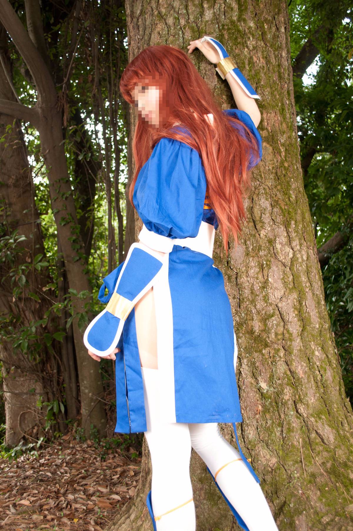 [Chết hoặc sống] màu xanh ...