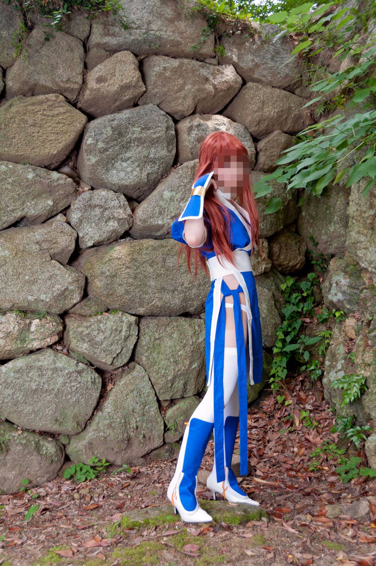 [Chết hoặc sống] màu xanh ...