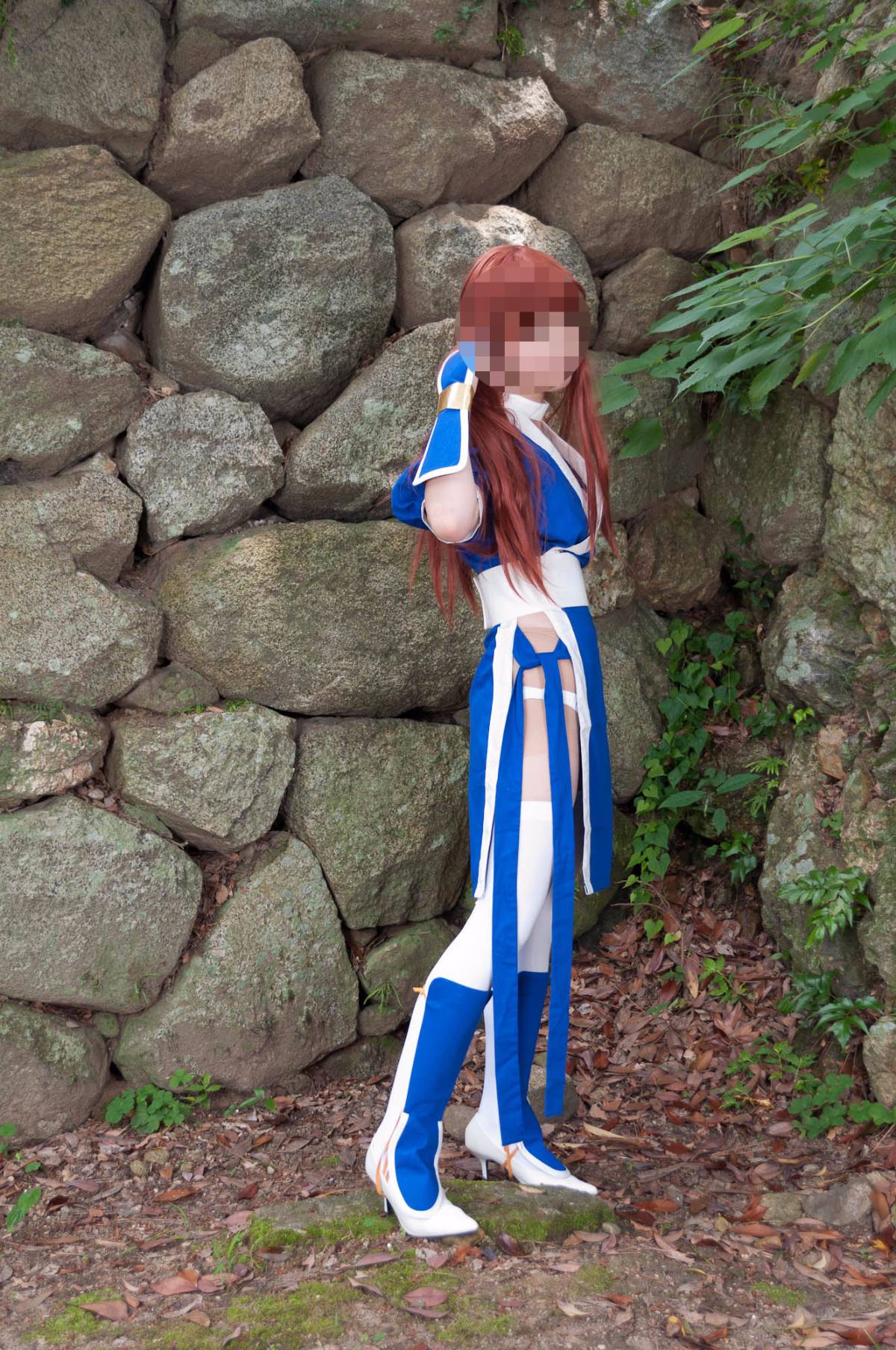 [Chết hoặc sống] màu xanh ...