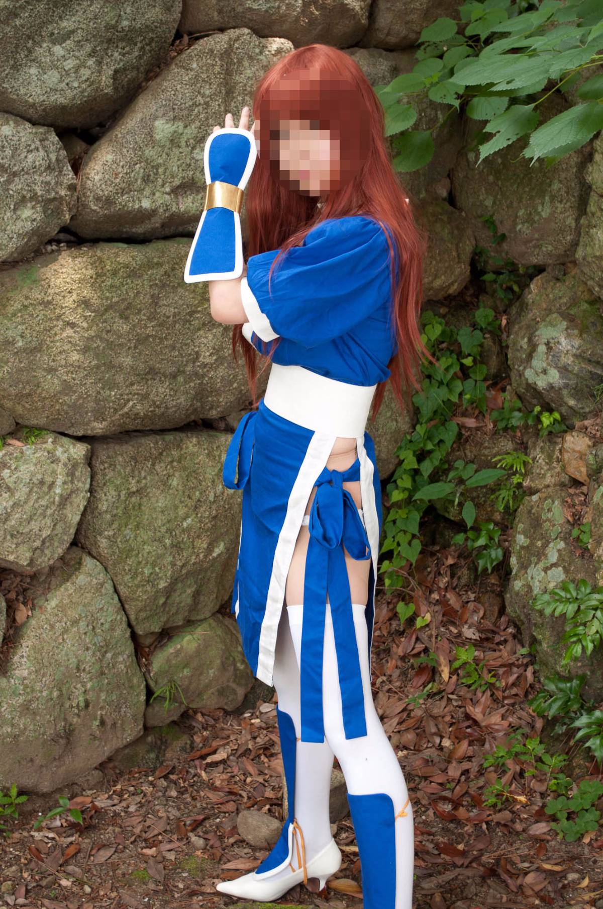 [Chết hoặc sống] màu xanh ...