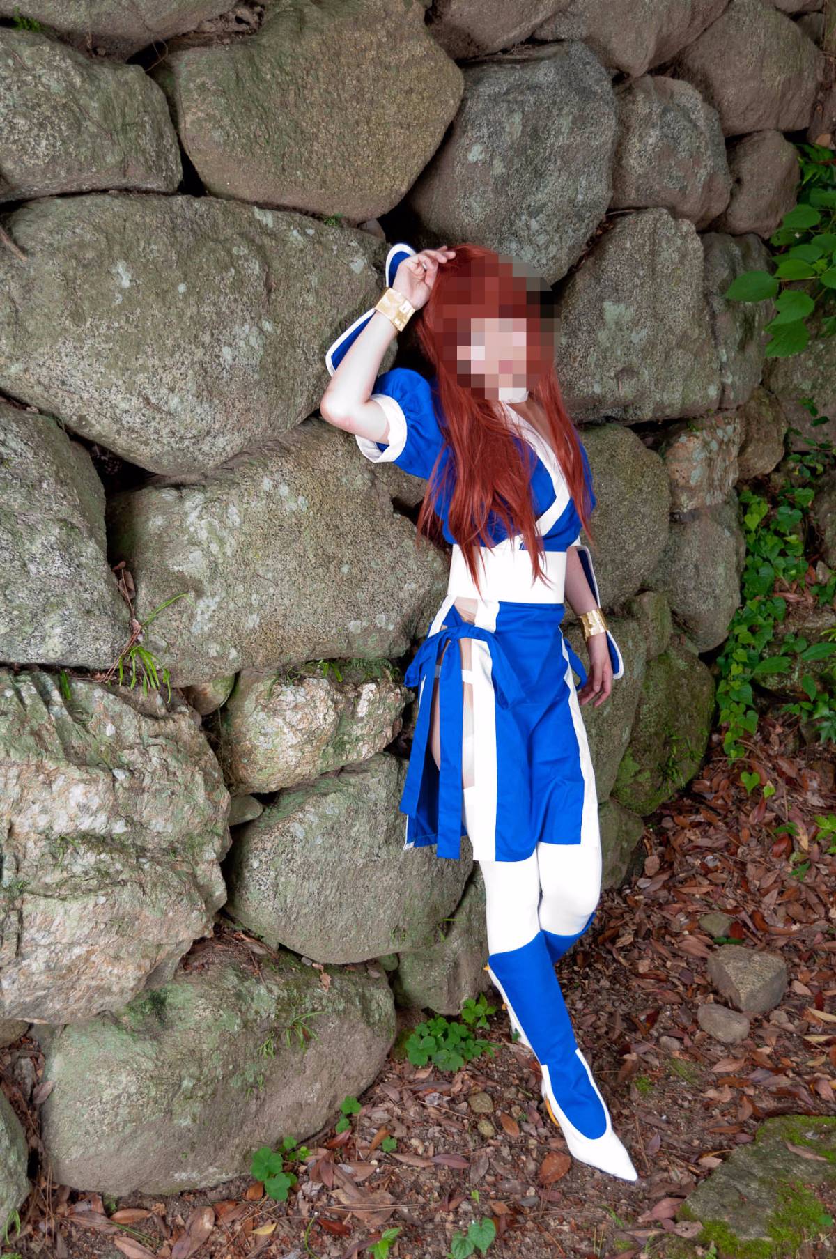 [Chết hoặc sống] màu xanh ...