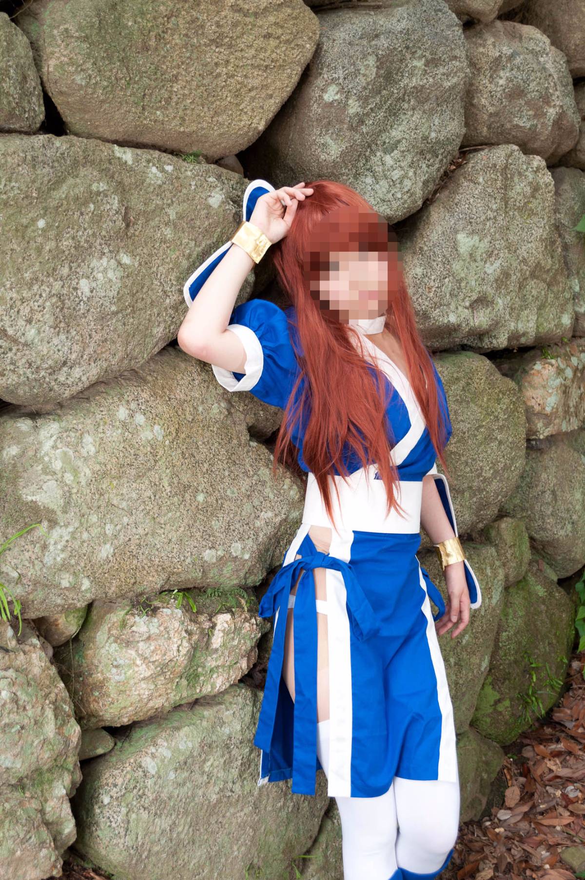 [Chết hoặc sống] màu xanh ...