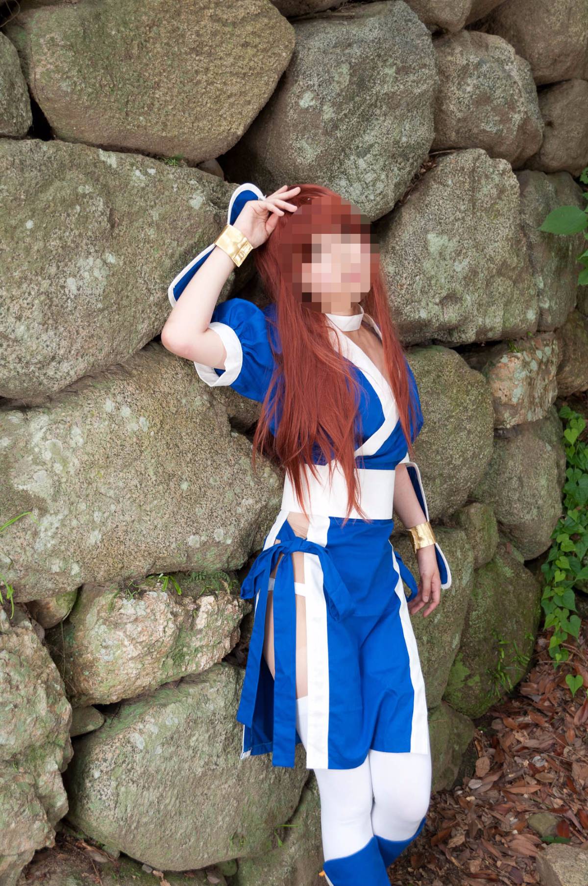 [Chết hoặc sống] màu xanh ...