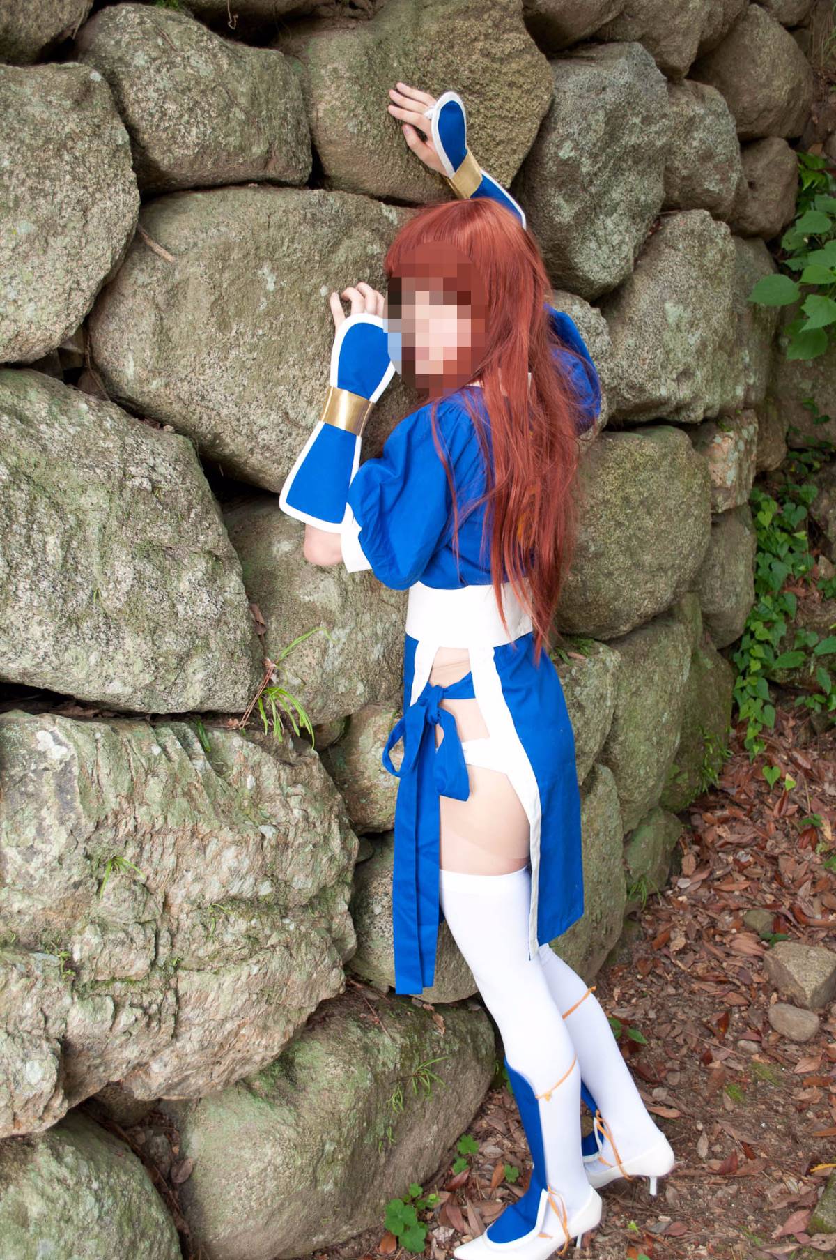 [Chết hoặc sống] màu xanh ...