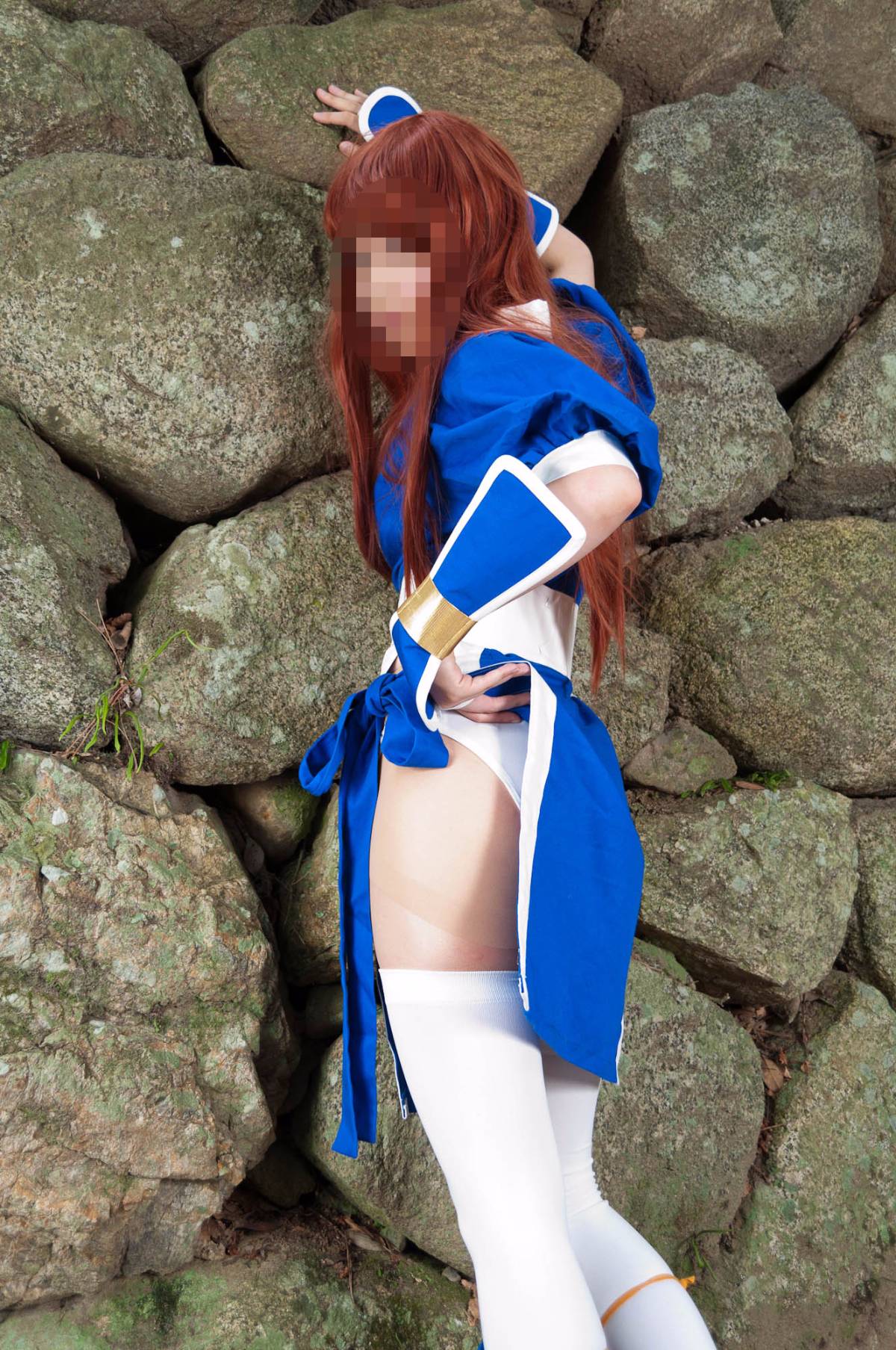 [Chết hoặc sống] màu xanh ...