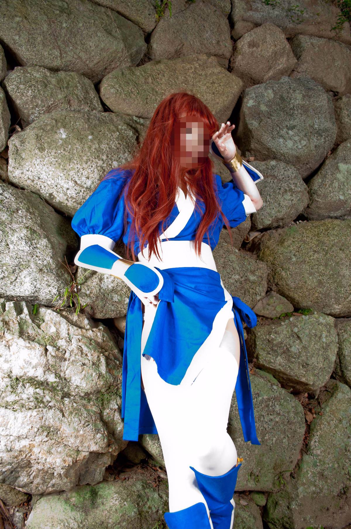 [Chết hoặc sống] màu xanh ...