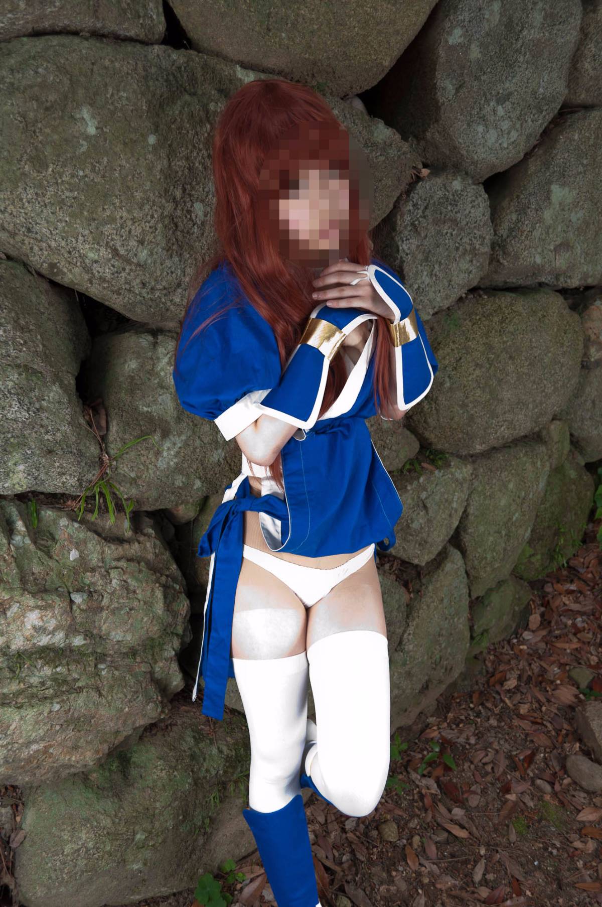 [Chết hoặc sống] màu xanh ...