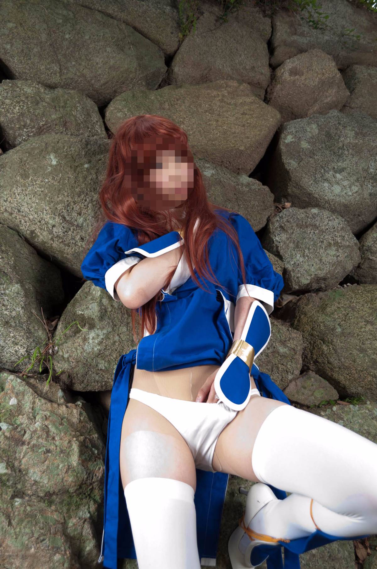 [Chết hoặc sống] màu xanh ...