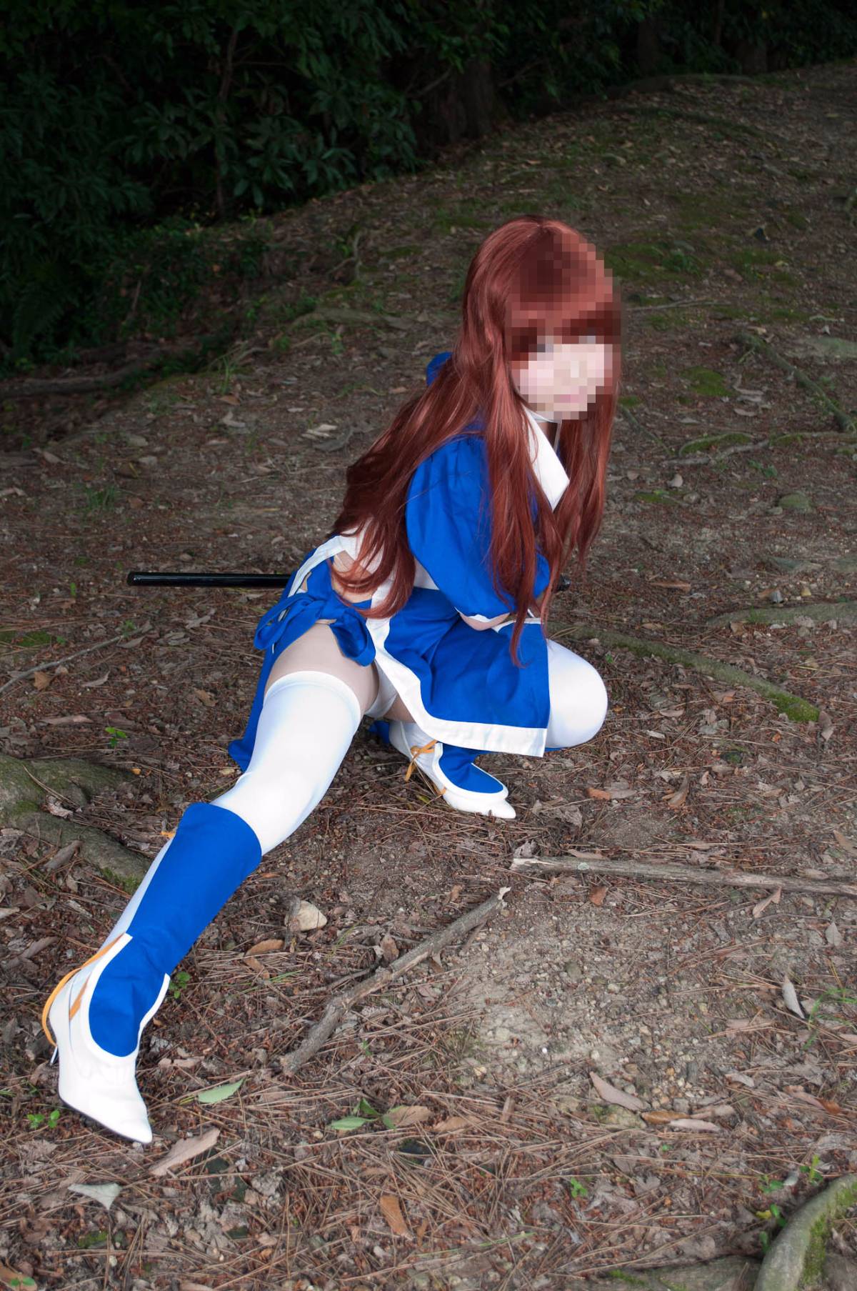 [Chết hoặc sống] màu xanh ...