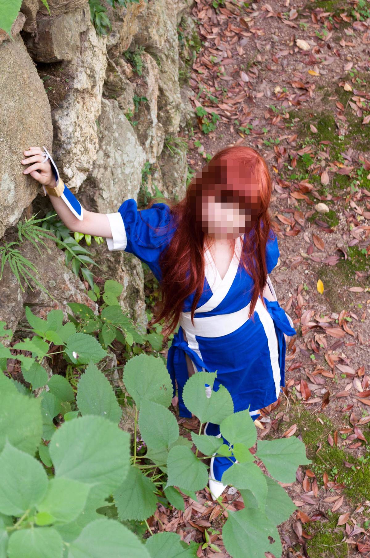 [Chết hoặc sống] màu xanh ...