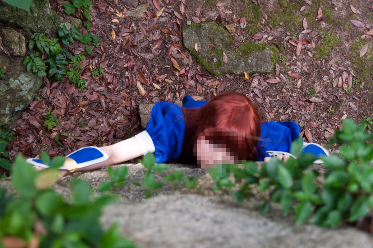 [Chết hoặc sống] màu xanh ...