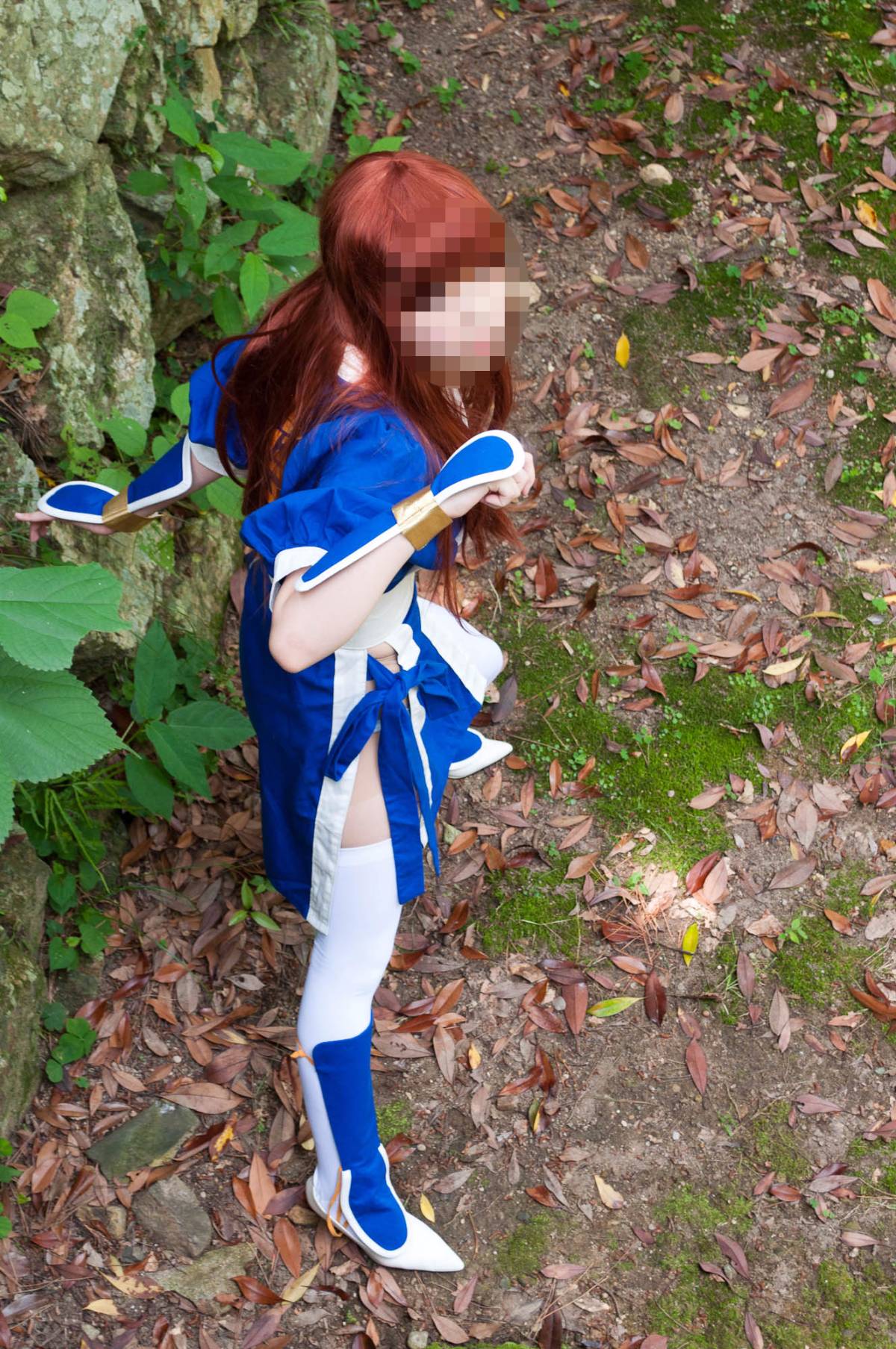 [Chết hoặc sống] màu xanh ...