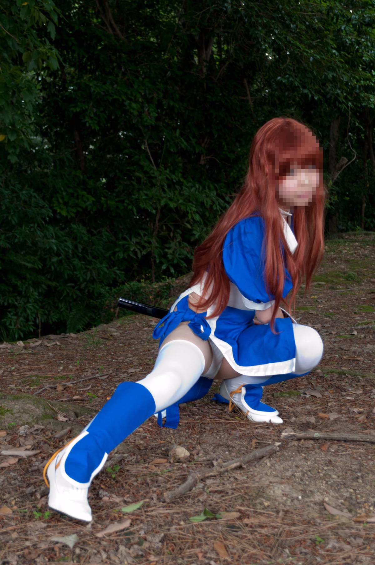 [Chết hoặc sống] màu xanh ...