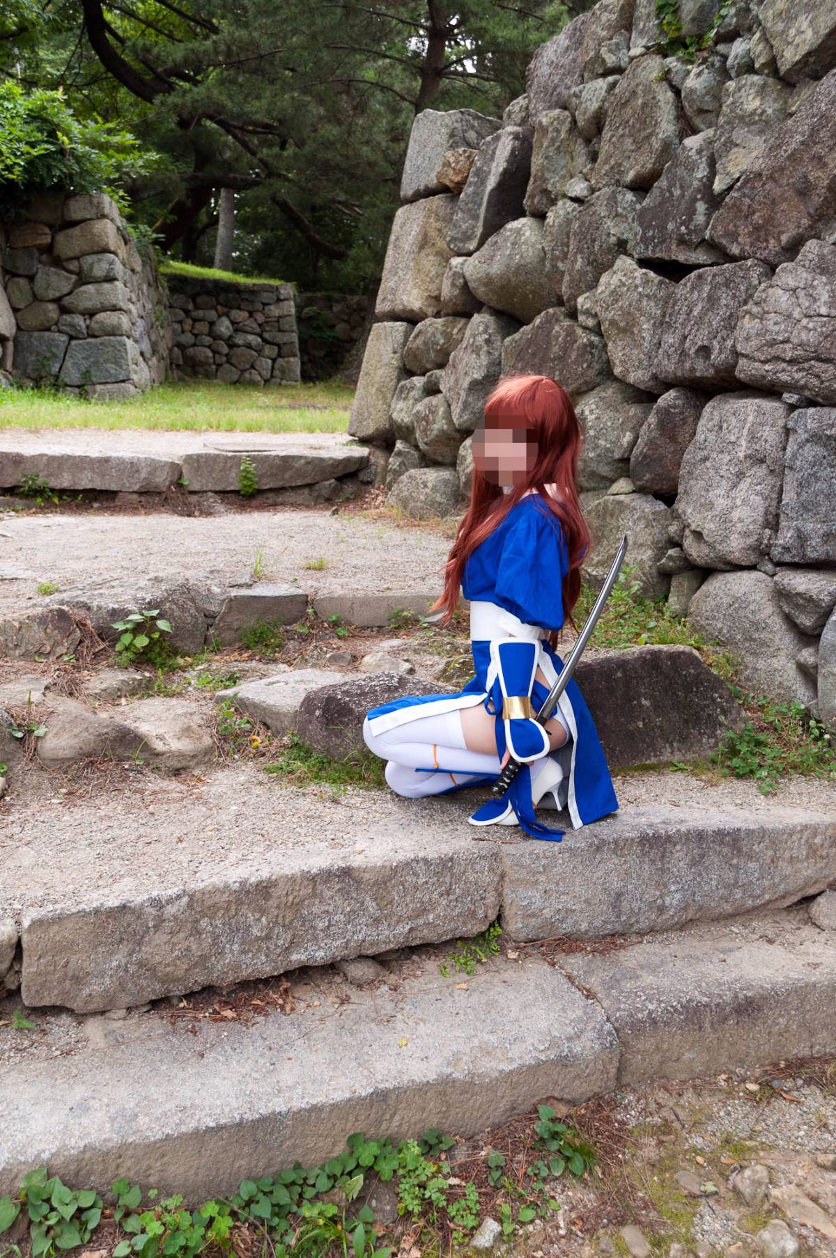 [Chết hoặc sống] màu xanh ...