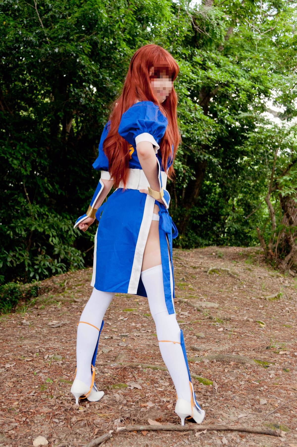 [Chết hoặc sống] màu xanh ...