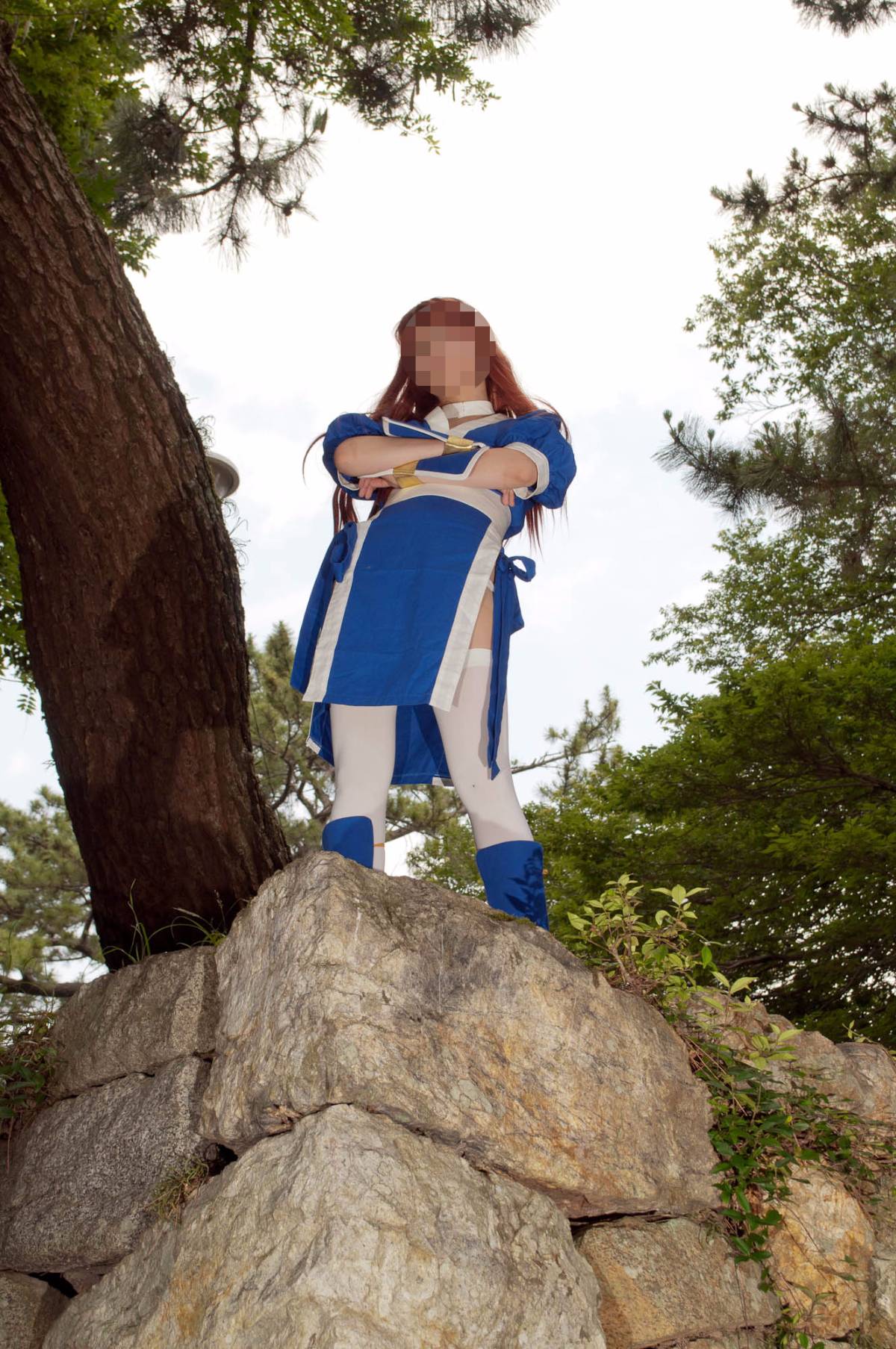 [Chết hoặc sống] màu xanh ...