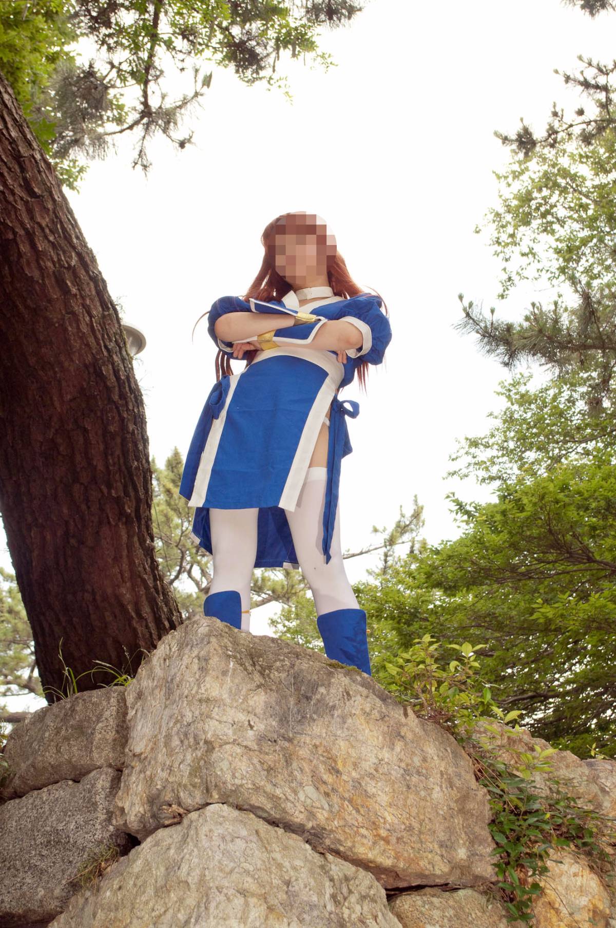 [Chết hoặc sống] màu xanh ...