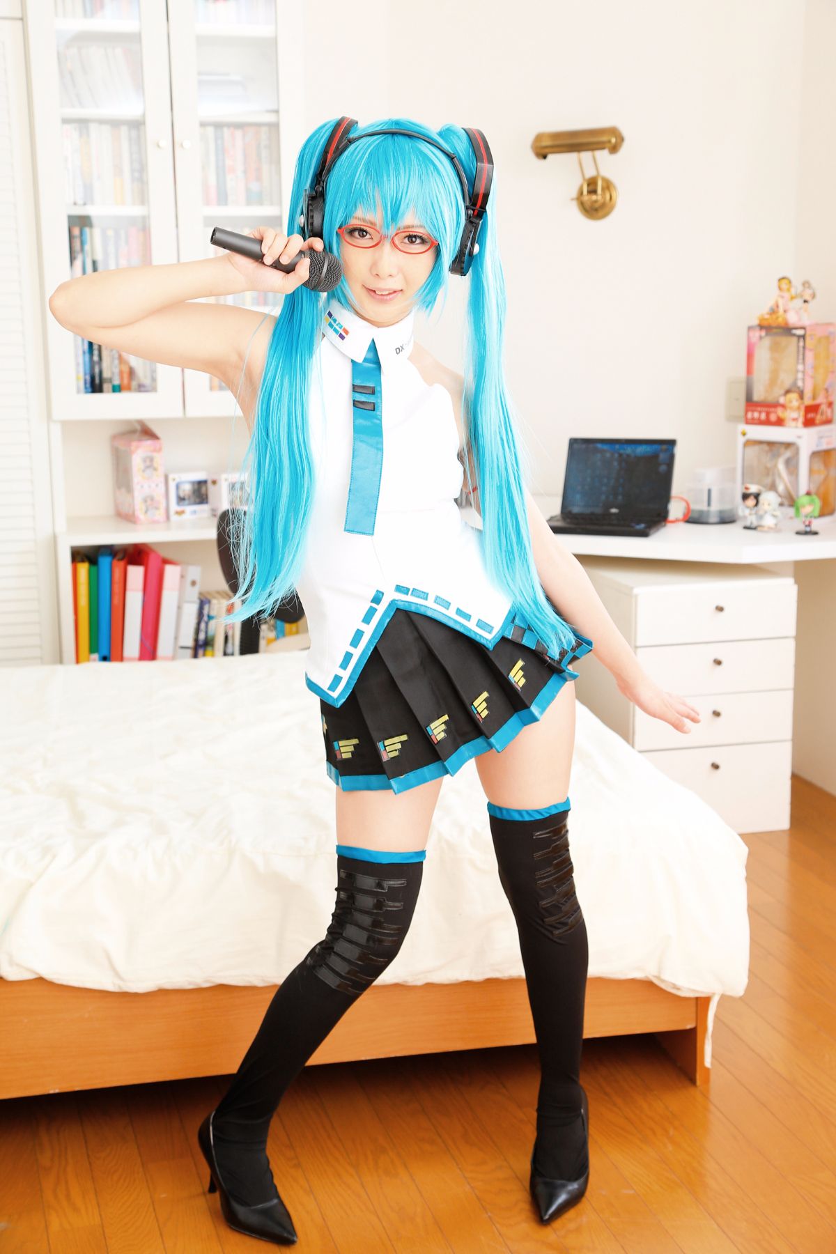 [Stalker Storm] (CH07) Slit cạo râu của Lat-Style Hatsune Miku (Vocaloid)