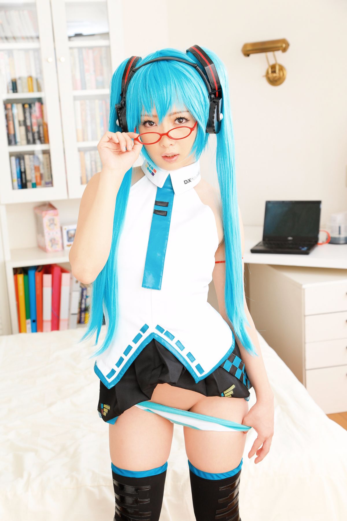 [Stalker Storm] (CH07) Slit cạo râu của Lat-Style Hatsune Miku (Vocaloid)