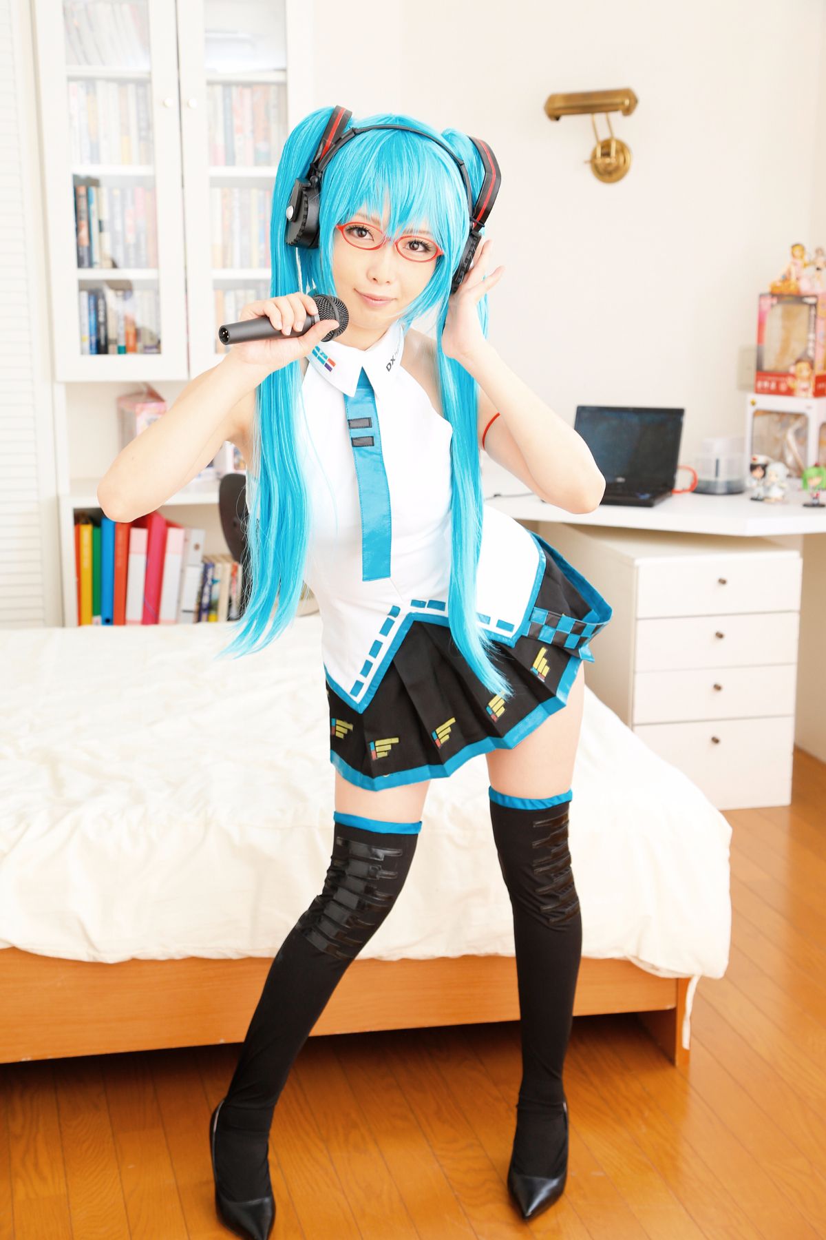 [Stalker Storm] (CH07) Slit cạo râu của Lat-Style Hatsune Miku (Vocaloid)