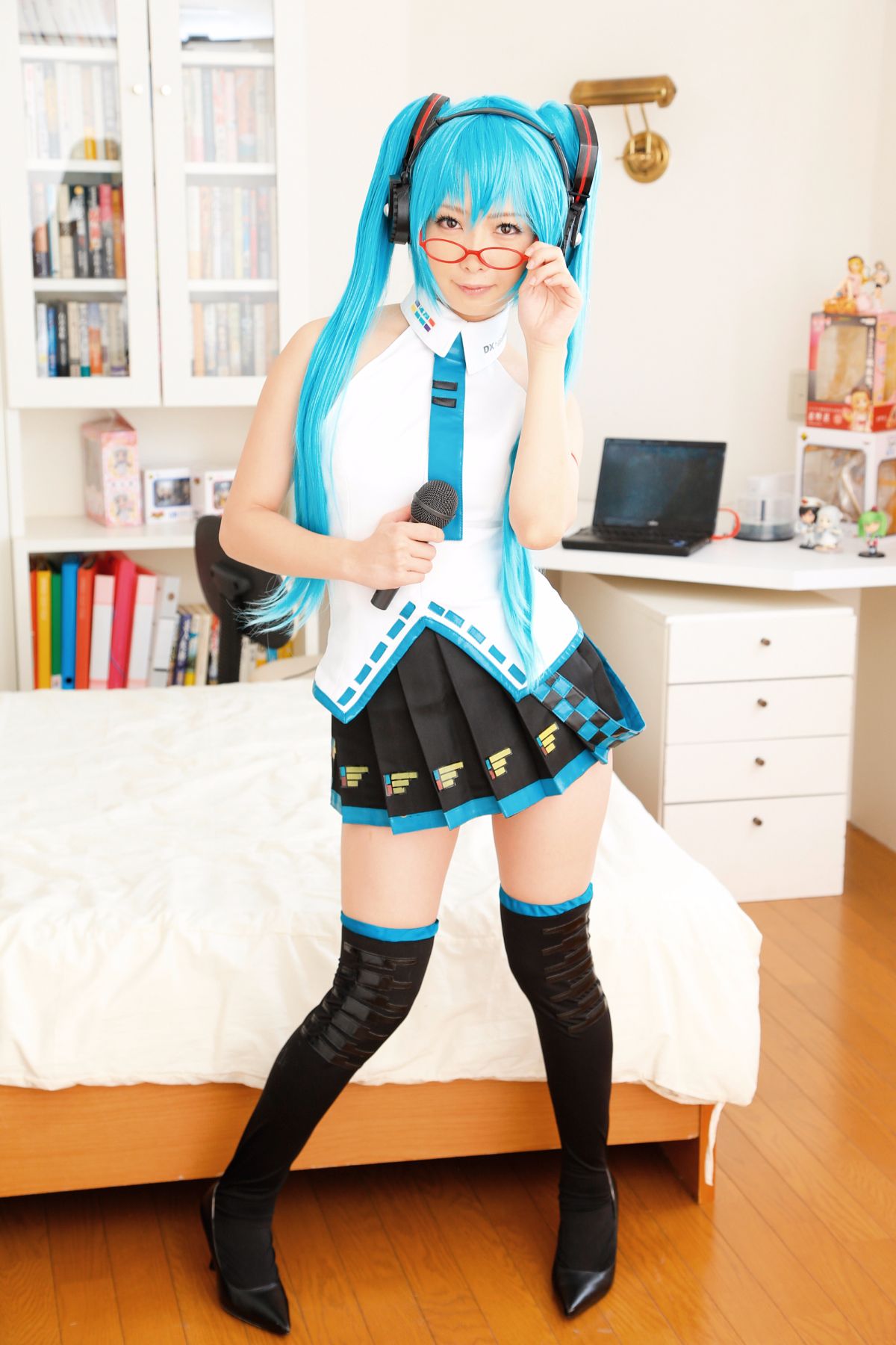 [Stalker Storm] (CH07) Slit cạo râu của Lat-Style Hatsune Miku (Vocaloid)