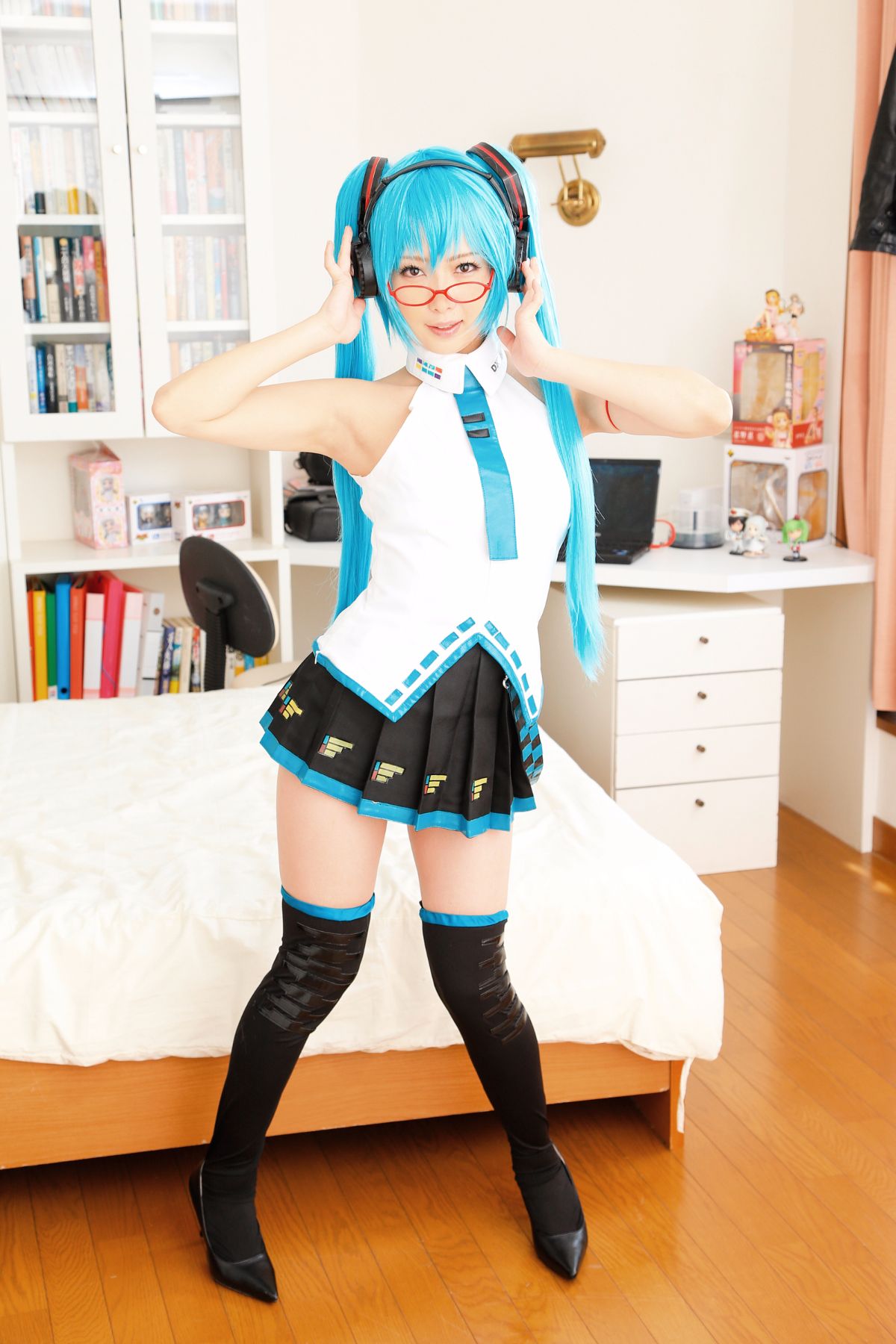 [Stalker Storm] (CH07) Slit cạo râu của Lat-Style Hatsune Miku (Vocaloid)