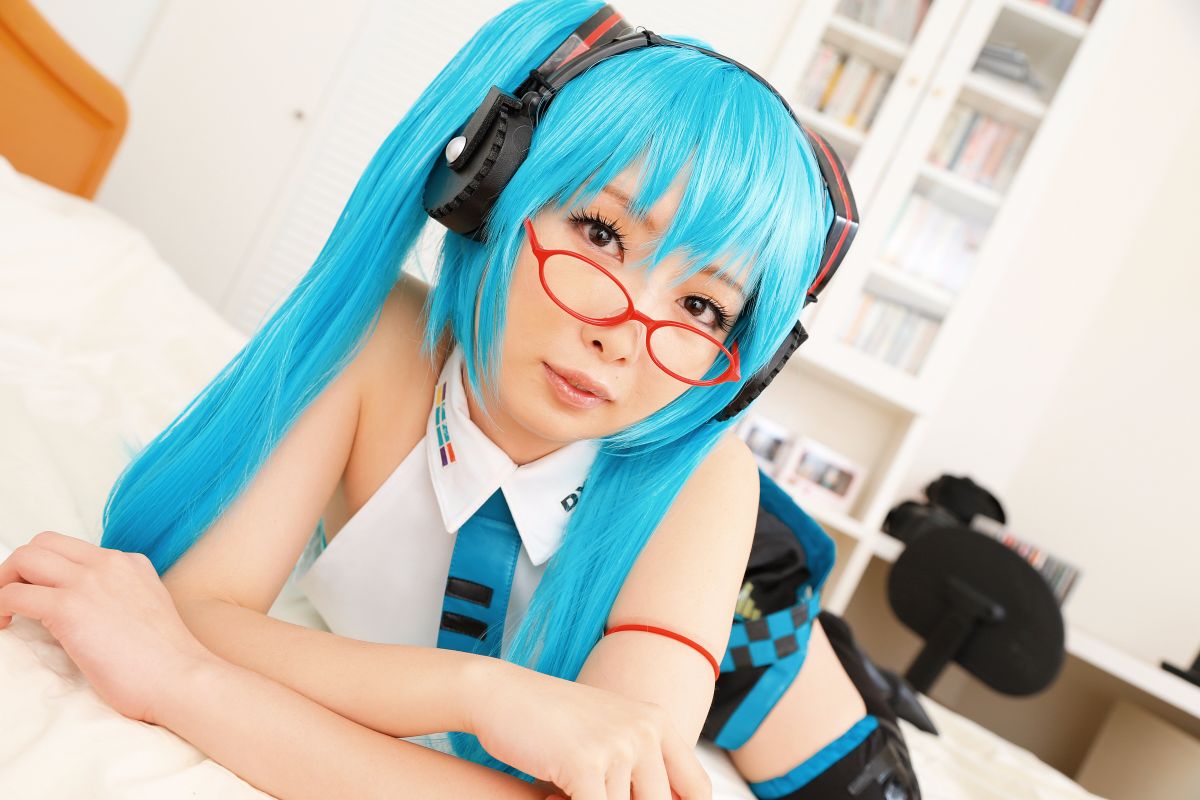 [Stalker Storm] (CH07) Slit cạo râu của Lat-Style Hatsune Miku (Vocaloid)