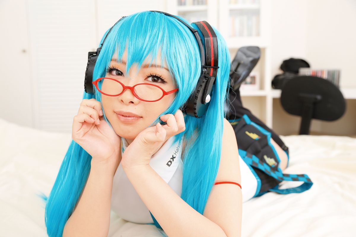 [Stalker Storm] (CH07) Slit cạo râu của Lat-Style Hatsune Miku (Vocaloid)