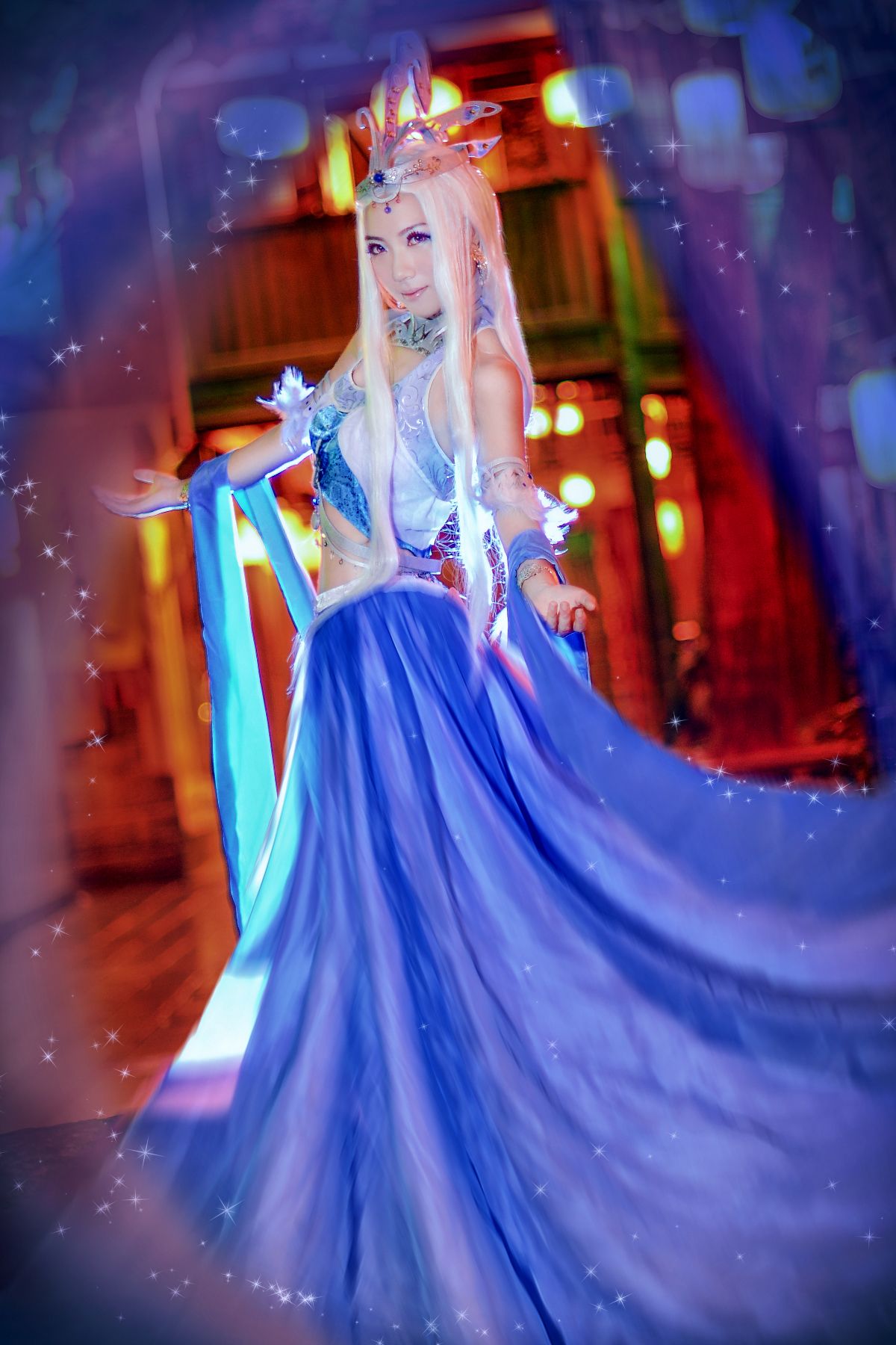 "The Ming Yue of Tần" Cô gái tuyết c o s p l a y