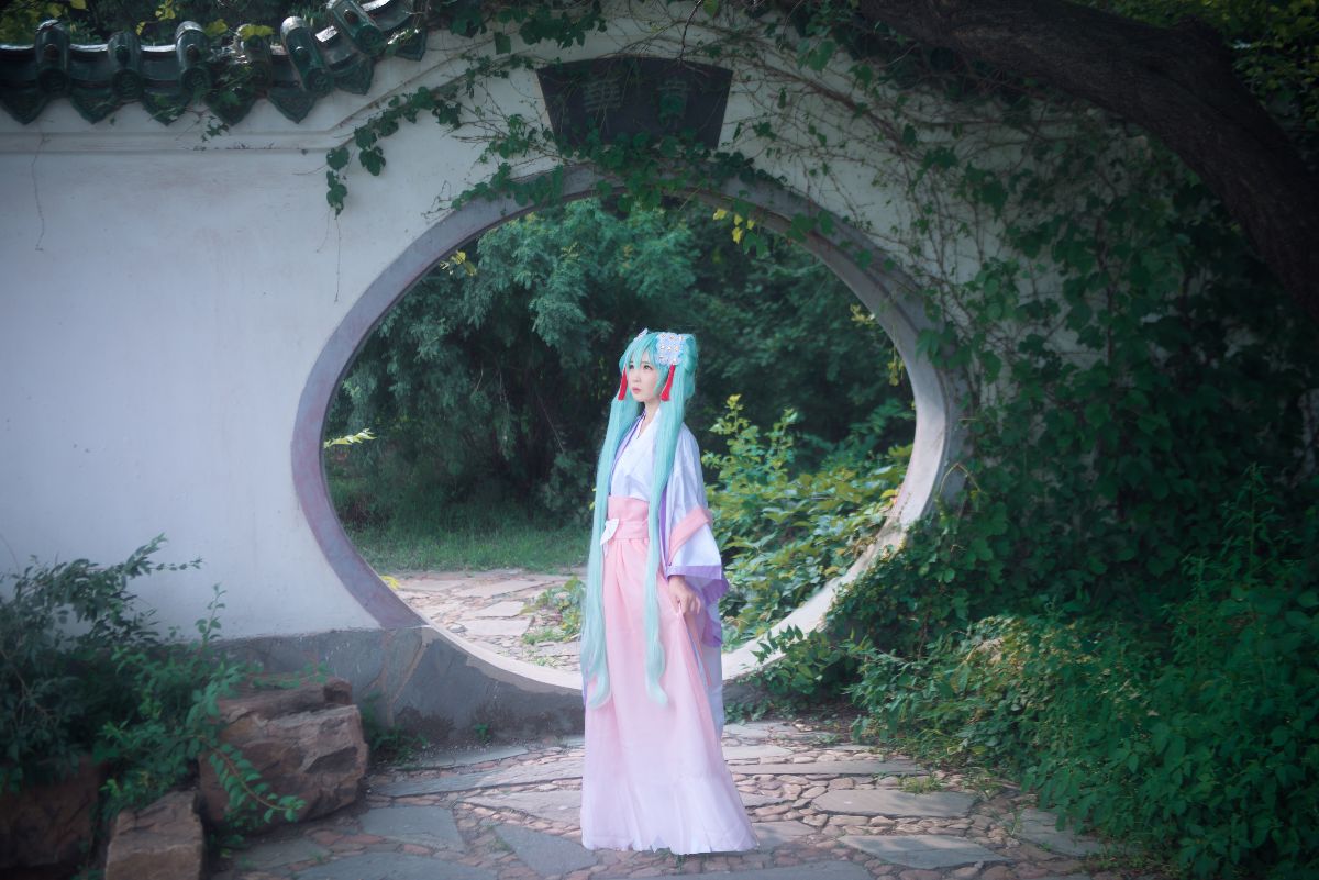 "Vocaloid" Hatsune Mid-Chuẩn Feutnal Mon