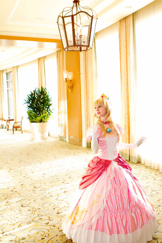 "Super Mario" Princess Brigitte c o s p l a y