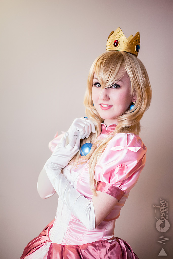 "Super Mario" Princess Brigitte c o s p l a y