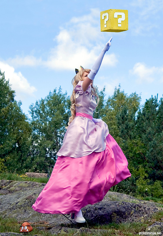 "Super Mario" Princess Brigitte c o s p l a y