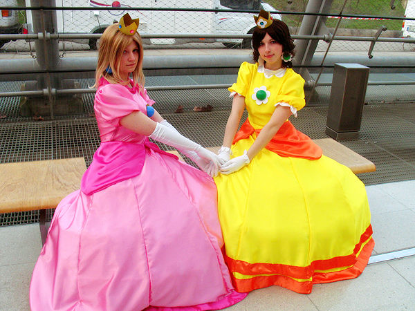 "Super Mario" Princess Brigitte c o s p l a y