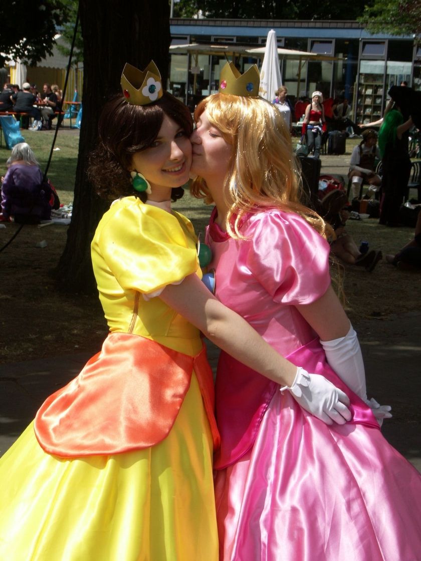 "Super Mario" Princess Brigitte c o s p l a y