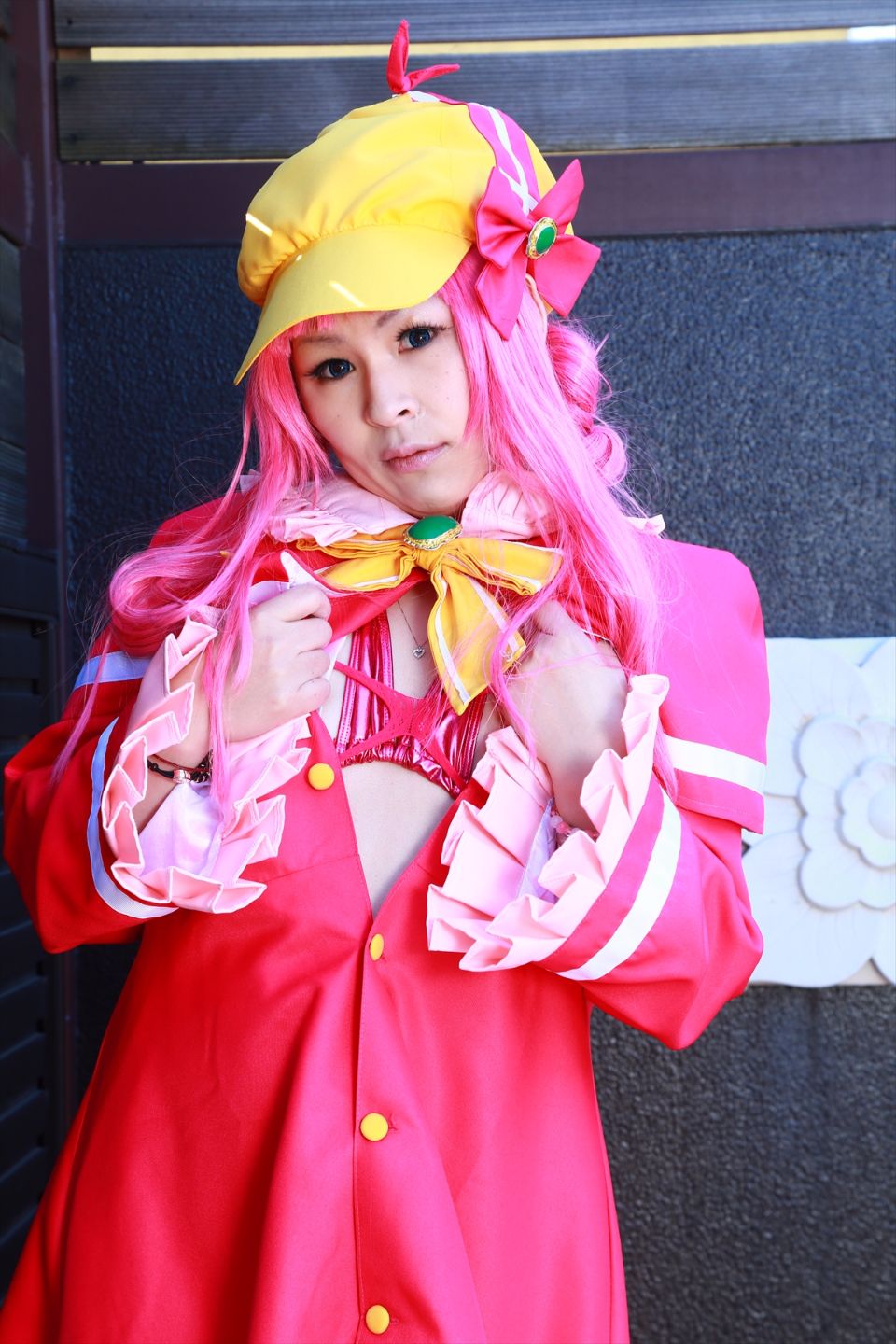 Sharo đang ở trong một ngành công nghiệp tình dục mũm mĩm nên tôi quyết định đề cử cô ấy.