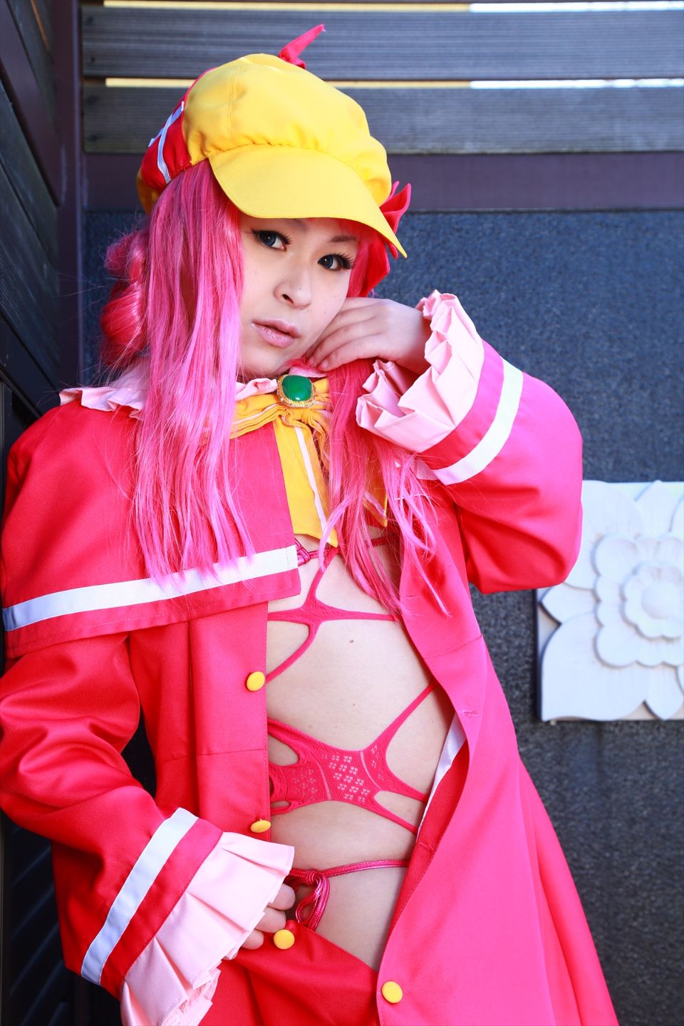 Sharo đang ở trong một ngành công nghiệp tình dục mũm mĩm nên tôi quyết định đề cử cô ấy.