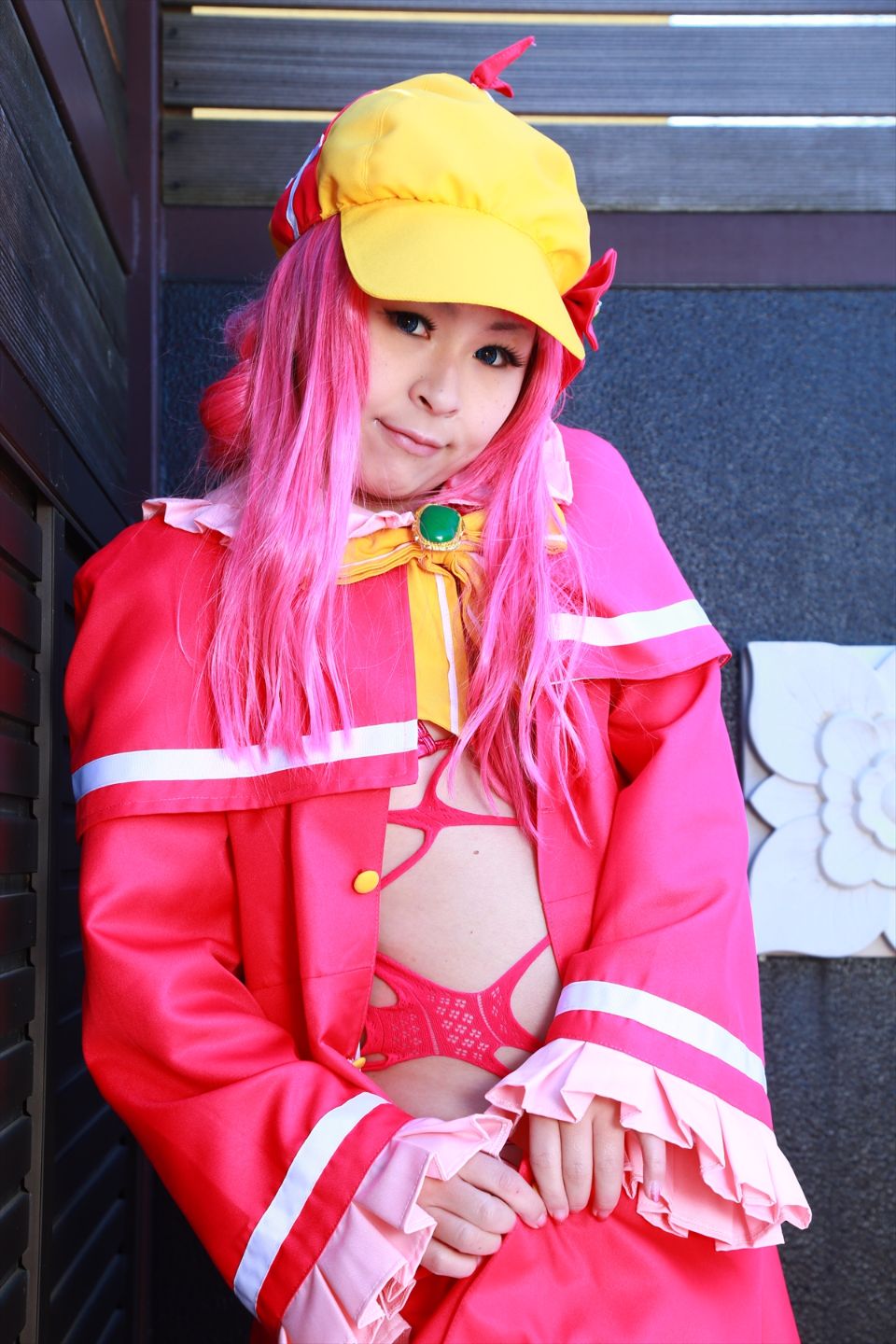 Sharo đang ở trong một ngành công nghiệp tình dục mũm mĩm nên tôi quyết định đề cử cô ấy.