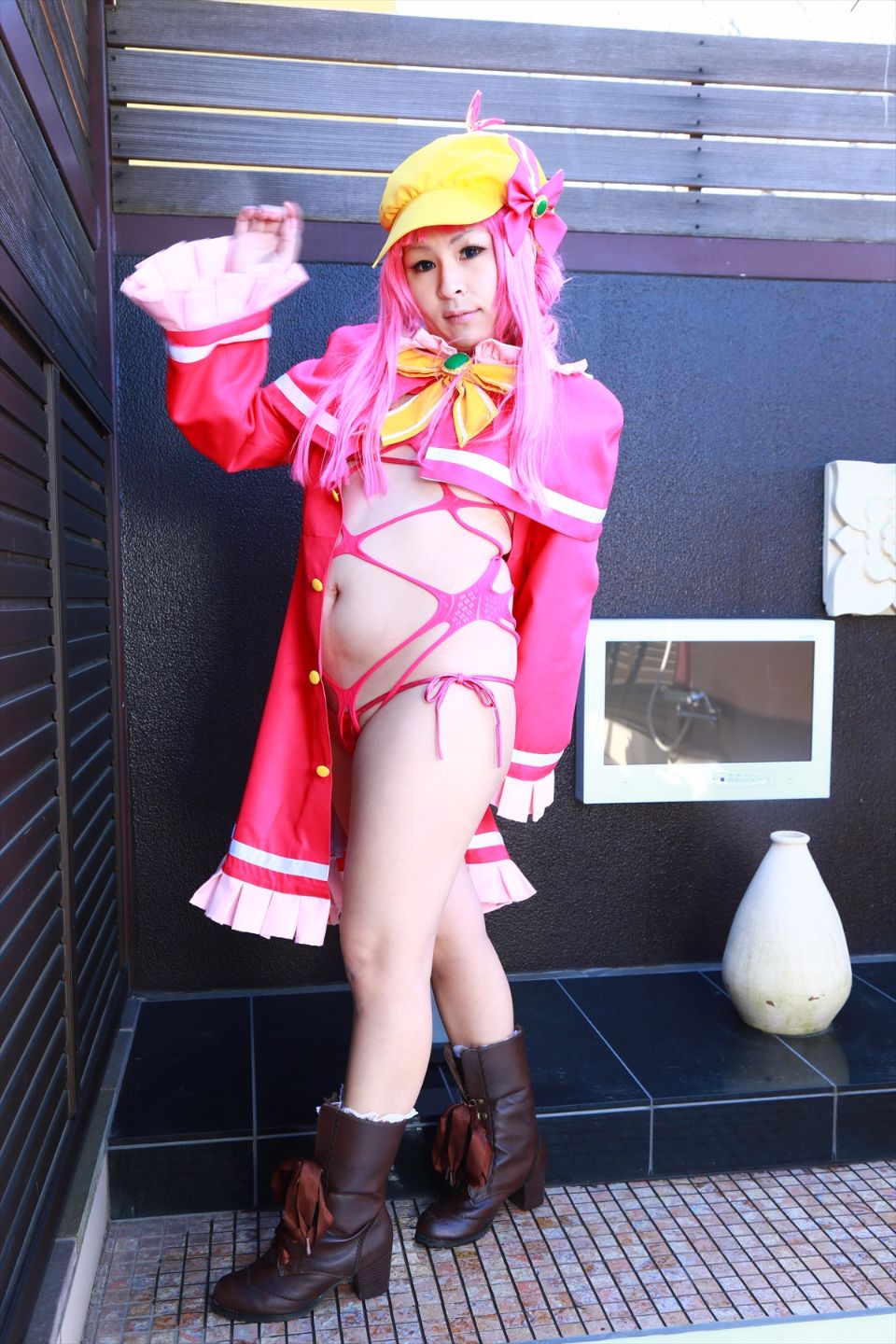 Sharo đang ở trong một ngành công nghiệp tình dục mũm mĩm nên tôi quyết định đề cử cô ấy.