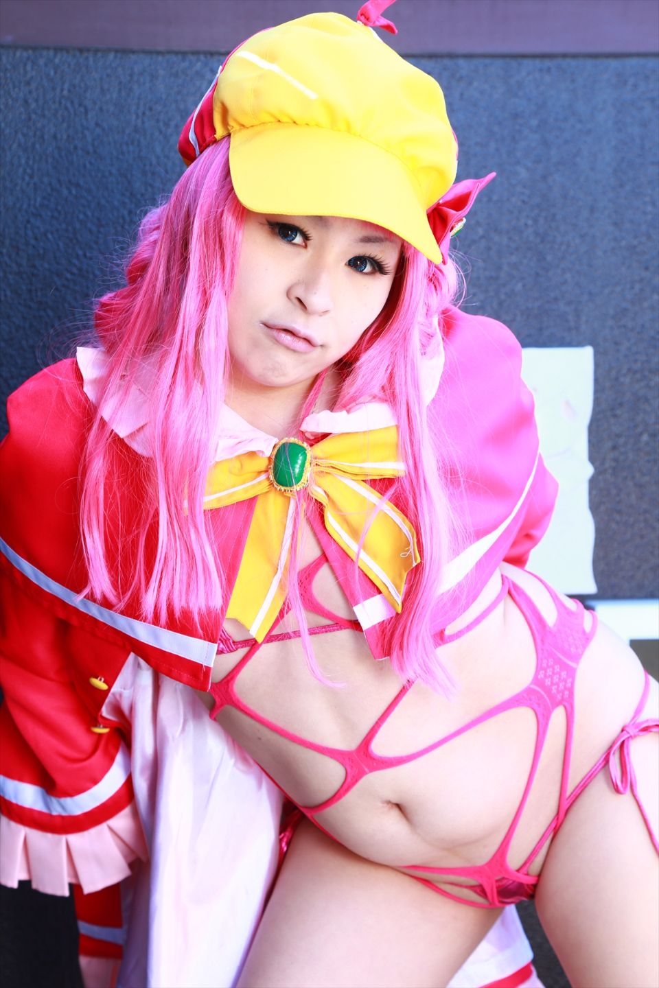 Sharo đang ở trong một ngành công nghiệp tình dục mũm mĩm nên tôi quyết định đề cử cô ấy.