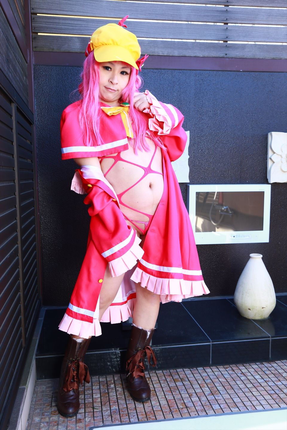 Sharo đang ở trong một ngành công nghiệp tình dục mũm mĩm nên tôi quyết định đề cử cô ấy.