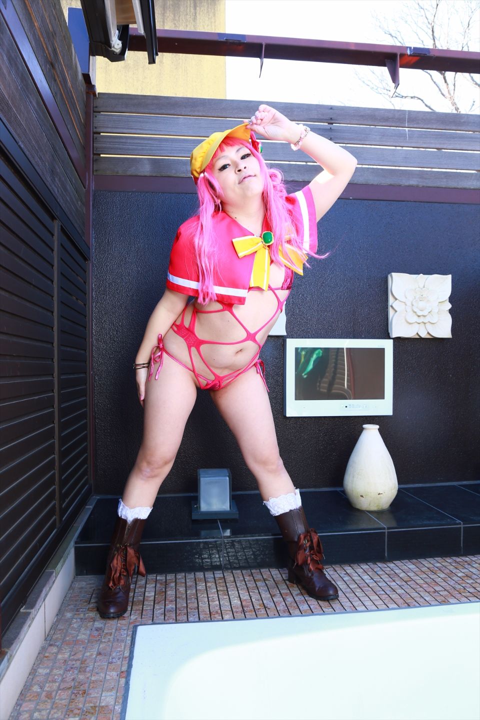 Sharo đang ở trong một ngành công nghiệp tình dục mũm mĩm nên tôi quyết định đề cử cô ấy.