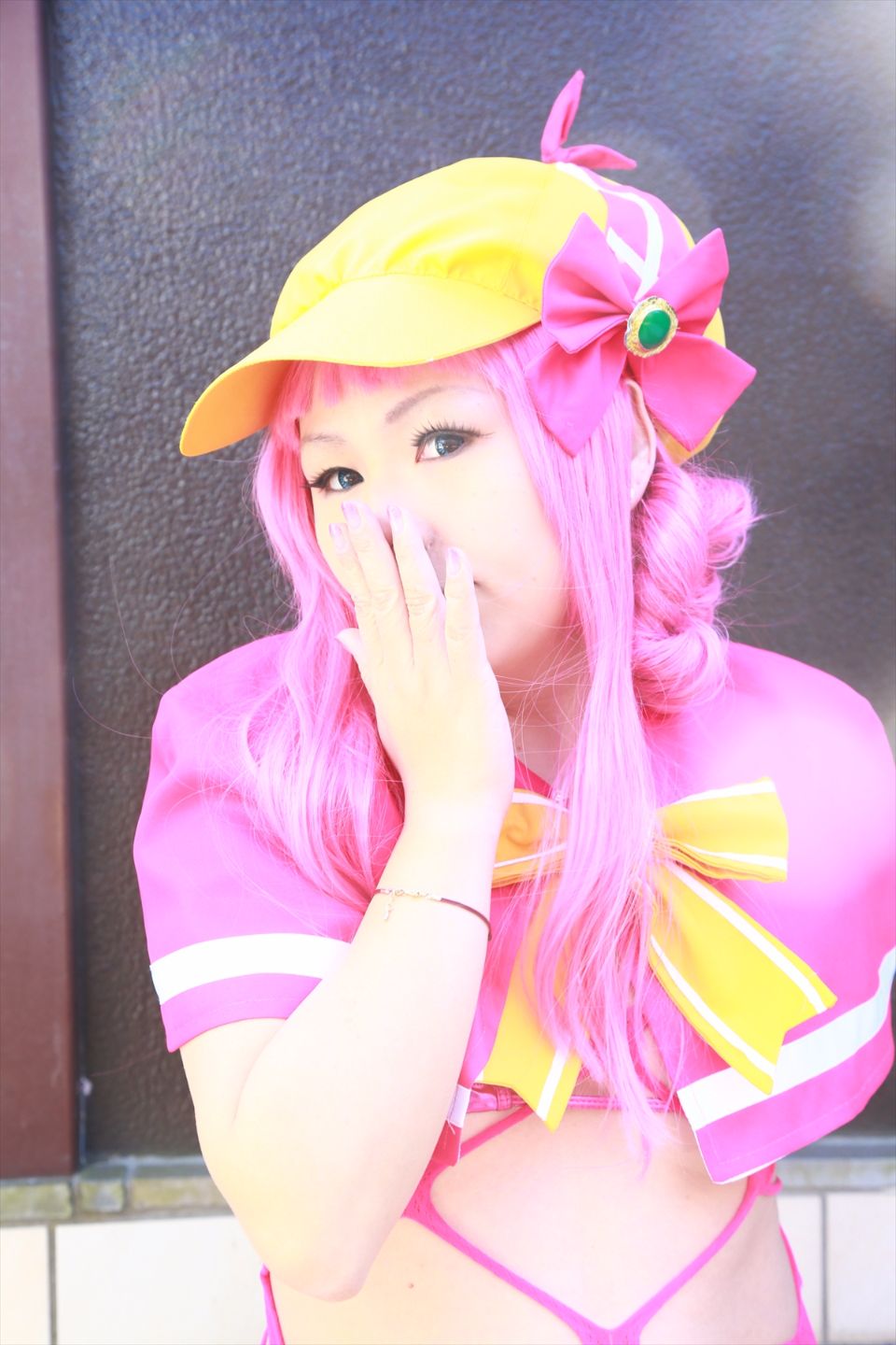 Sharo đang ở trong một ngành công nghiệp tình dục mũm mĩm nên tôi quyết định đề cử cô ấy.