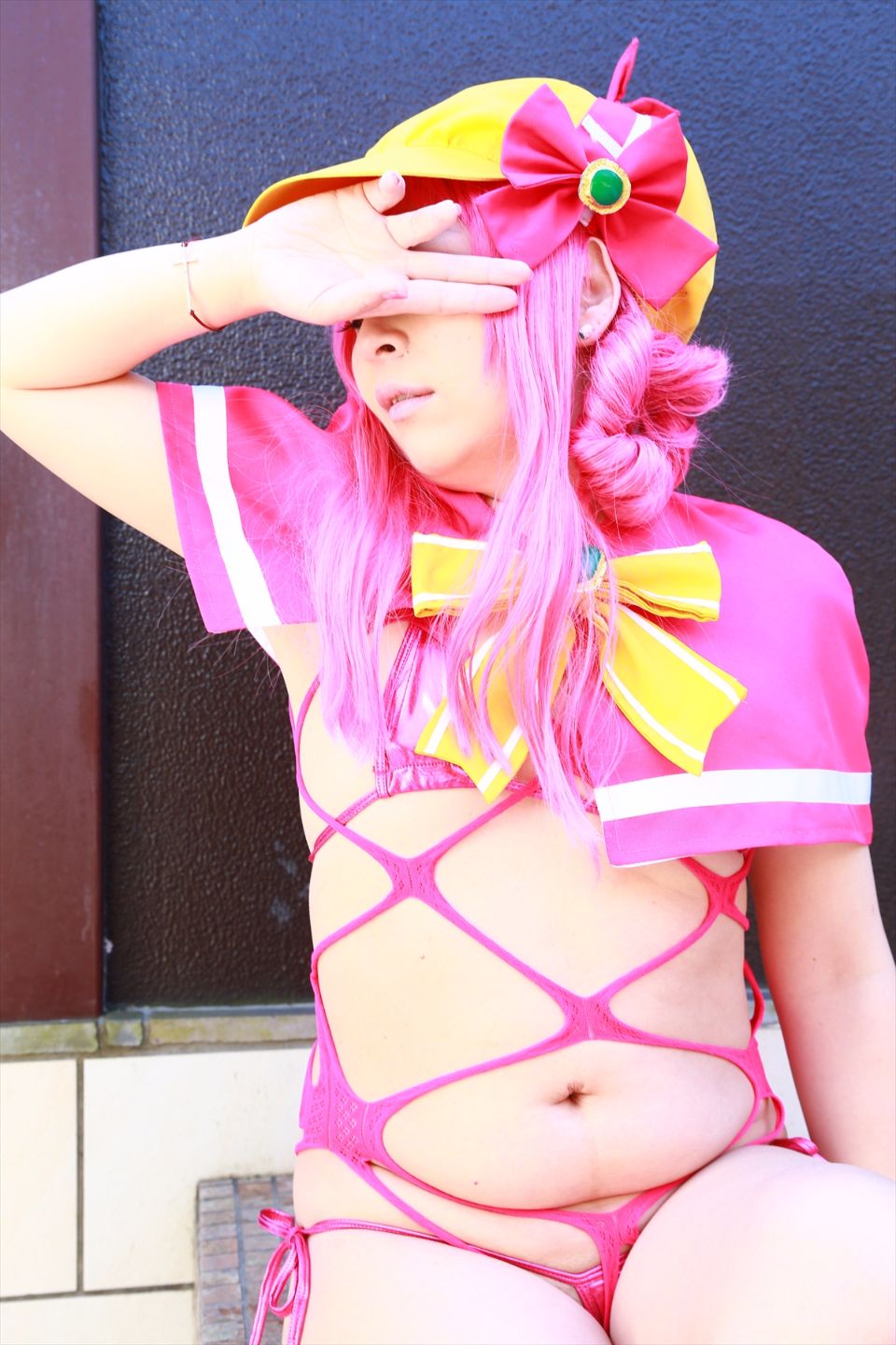 Sharo đang ở trong một ngành công nghiệp tình dục mũm mĩm nên tôi quyết định đề cử cô ấy.